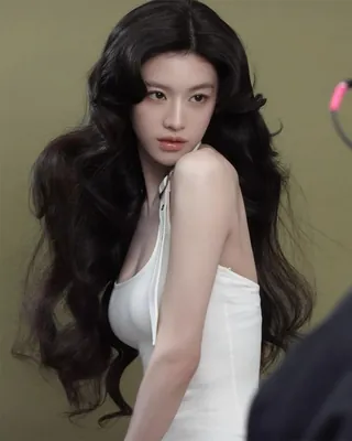 고윤정의 초밀착핏 원피스룩🖤🤍 이미지