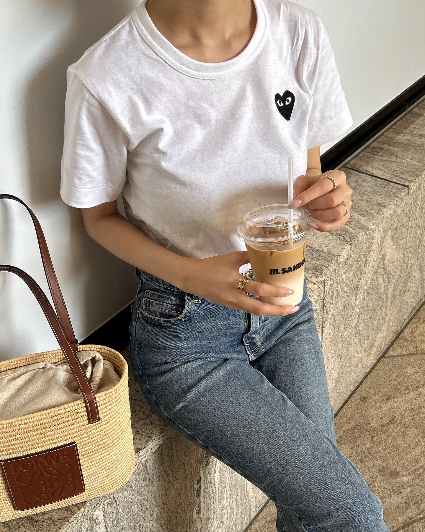 심플한 포인트👀🖤꼼데 반팔티 이미지1