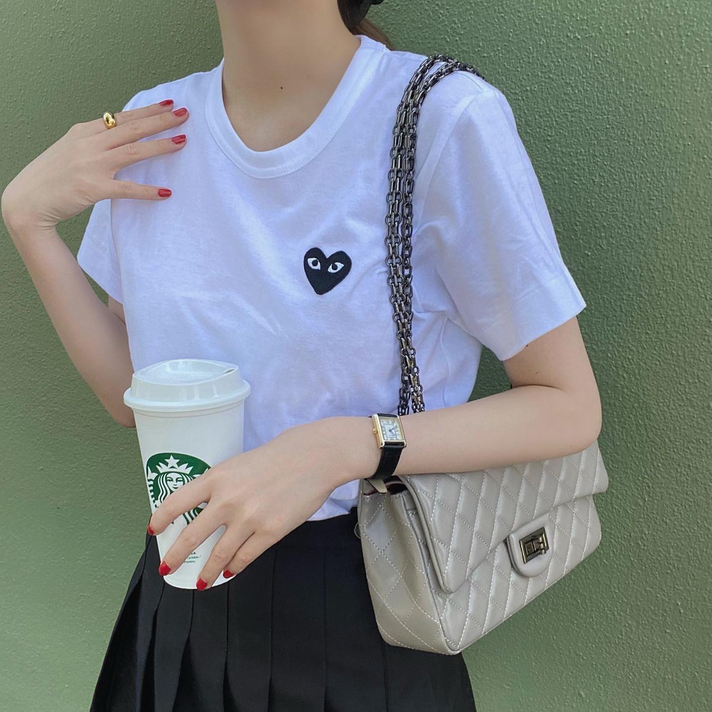 심플한 포인트👀🖤꼼데 반팔티 이미지5