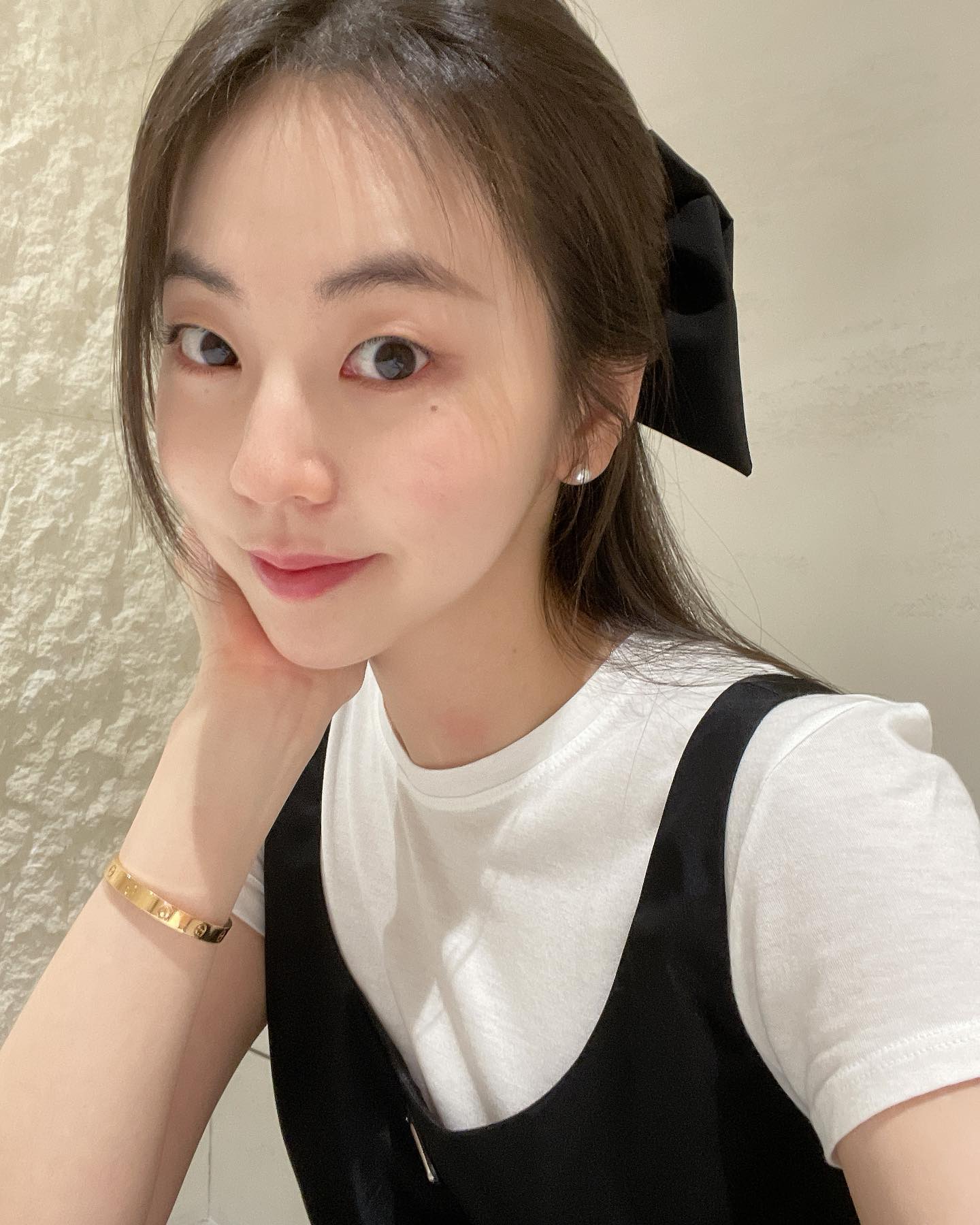 소희언니 손목 포인트✨까르띠에
고급진 러브 브레이슬릿💛 단독&레이어드 활용도 높은 팔찌➿ 이미지