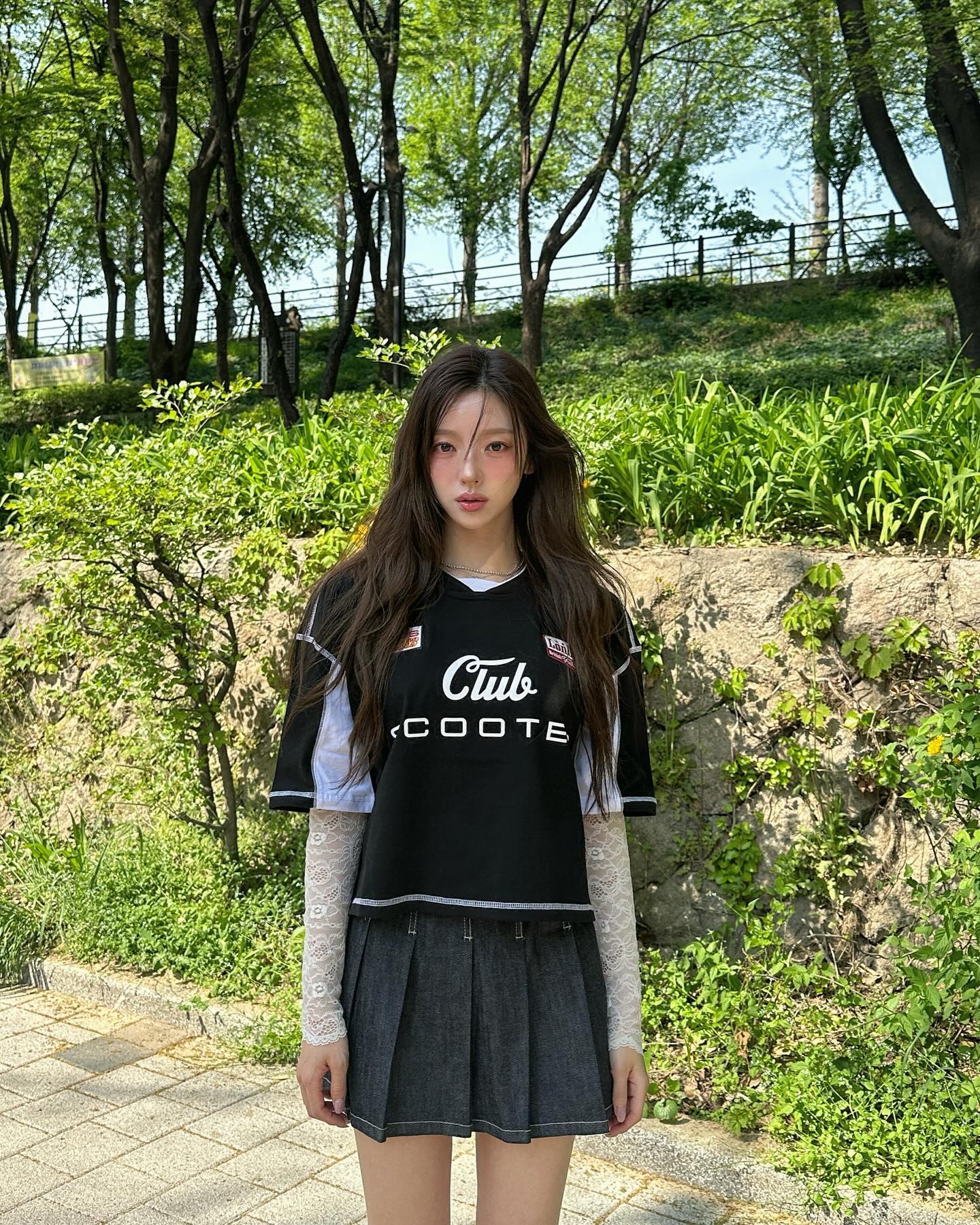 요즘 트렌드는 캐트릿🖤🤍벤셔먼
블록코어 티셔츠로 힙한 꾸안꾸⚽ 셀럽들 코디 @참고🙌🏻 #광고 이미지