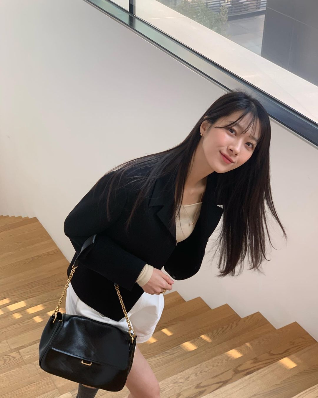 더 더워지기 전 블랙블레이저🖤 이미지