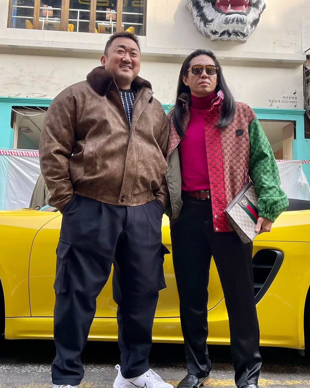 범죄도시 4👊 100만 돌파🎬💯

마동석, 김무열 주연의 영화 <범죄도시 4>가 개봉 2일 만에 누적 관객 수 100만 명을 돌파했습니다. 이는 2024년 개봉작 중 가장 빠른 누적 100만 관객 돌파 기록으로, 개봉 3일 만에 100만 관객을 돌파한 <파묘>보다 빠른 기록인데요.📈시원한 액션과 빵빵 터지는 코미디로 인기를 끌고 있는 <범죄도시 4>가 총관객 수 1,000만 명을 넘었던 종전의 <범죄도시 2>와 <범죄도시 3>의 기록을 경신할 수 있을지 귀추가 주목됩니다.🍿 이미지