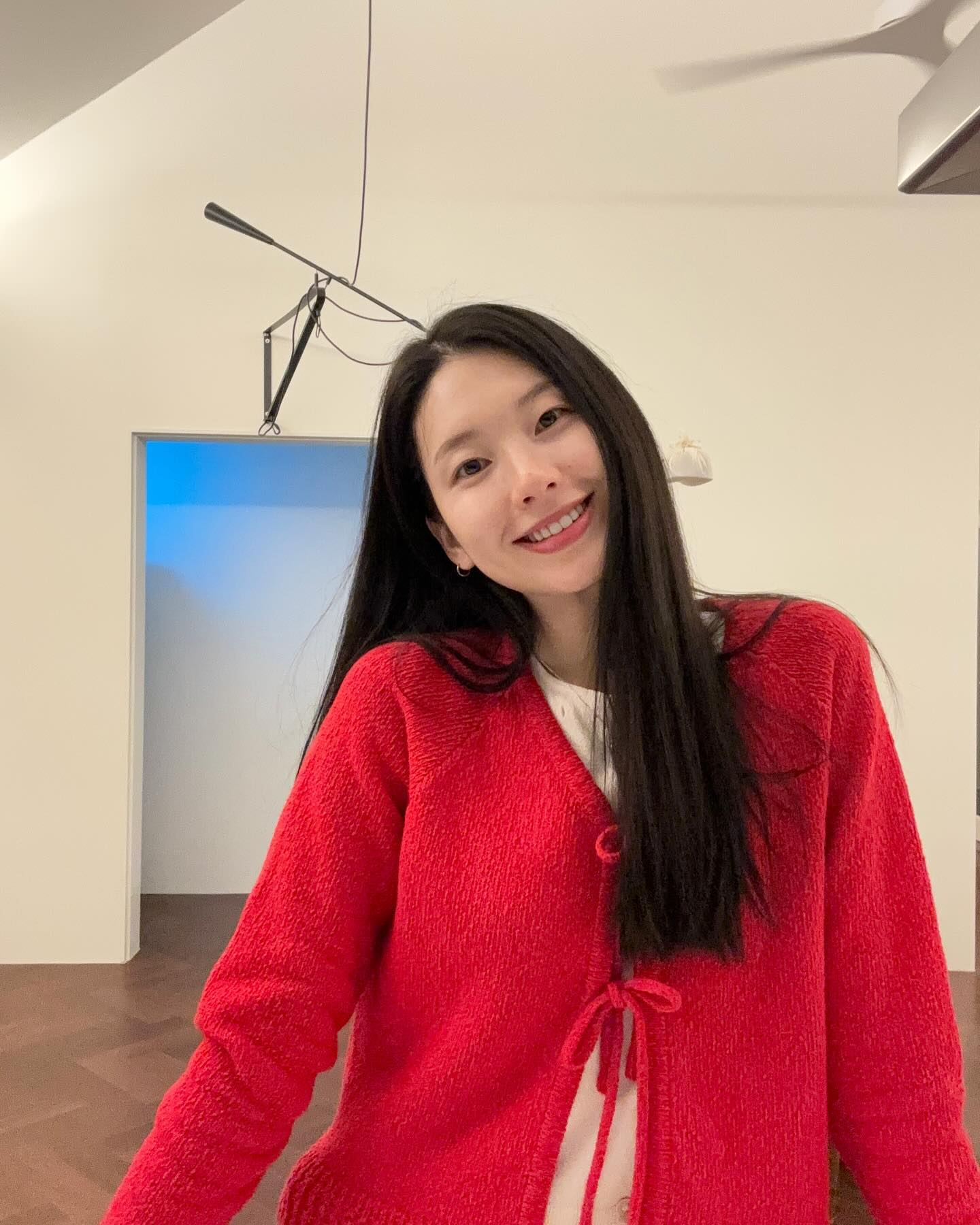 연예인❤️골키퍼 커플 또 탄생..근데 이제 이번엔 결혼까지 하는💍 

모델 겸 배우 김진경(27)과 축구 국가대표 골키퍼 김승규(33)가 결혼합니다. 29일 김진경 소속사 써브라임은 “두 사람이 오는 6월 결혼식을 올린다”고 전했는데요. 김진경은 지난 2012년 ‘도전 수퍼모델코리아 시즌3’에서 준우승을 차지하며 모델로 데뷔한 이후 배우 활동을 이어 왔습니다. 최근에는 SBS 예능 프로그램 ‘골 때리는 그녀들’에서 FC구척장신의 미드필더로 활약 중이죠. 김승규는 지난 2006년 울산 HD에서 프로 데뷔한 골키퍼로 현재 사우디아라비아 알 샤밥 FC에서 뛰고 있습니다.👩‍❤️‍👨 이미지