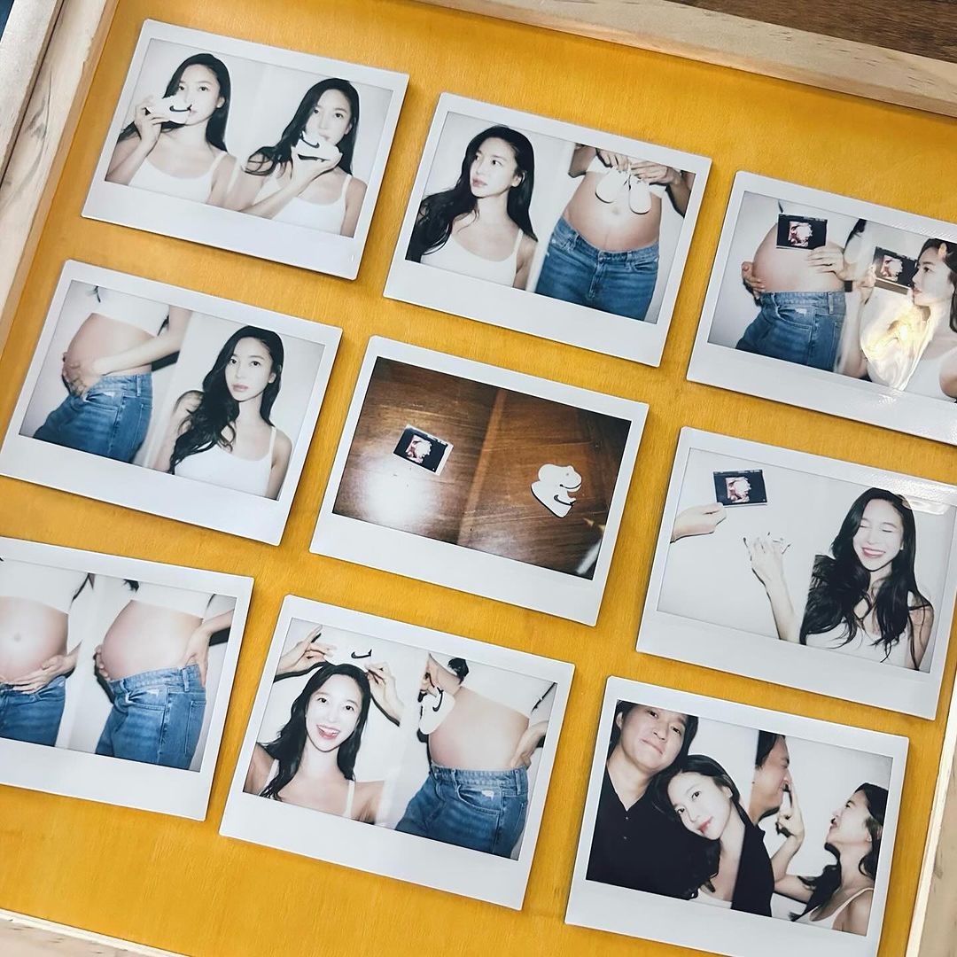 NS윤지🤰8개월차 만삭화보🖤

최근 방송에서 결혼 3년 만에 예비 엄마가 됐다는 소식을 전한 NS윤지. 그리고 오늘(30일) 자신의 인스타그램에 남편과 함께한 만삭 사진을 올렸습니다. 흰 상의에 청바지를 맞춰 입은 채 아기 신발을 들고 있어 시선을 사로잡았는데요. NS윤지는 지난 2021년 코미디언 이상해 아들과 부부의 연을 맺고, 예능 프로그램을 통해 결혼 생활을 공개한 바 있습니다. 이미지6