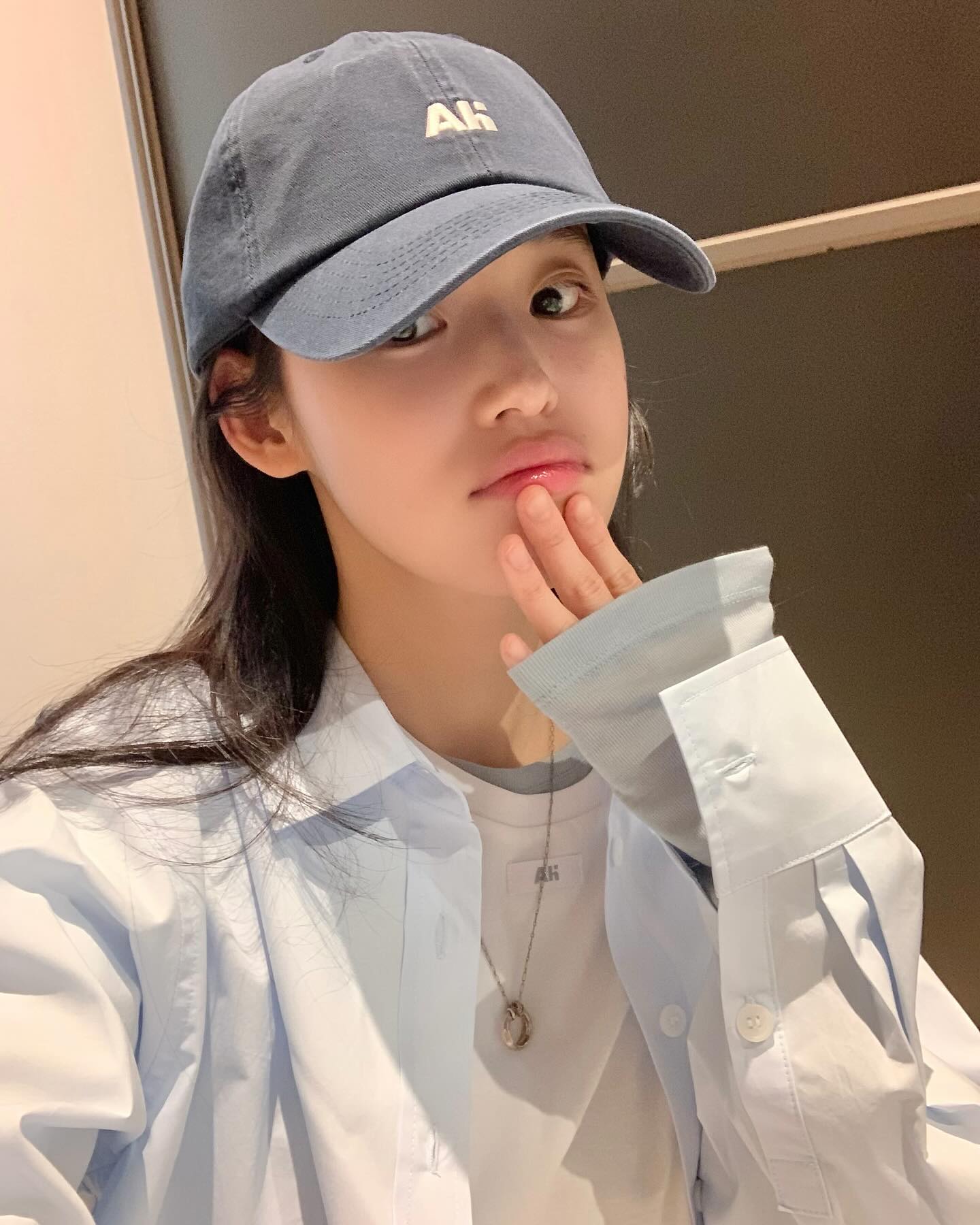 컬러 별로 셔츠 골라 입어보기🌈 이미지
