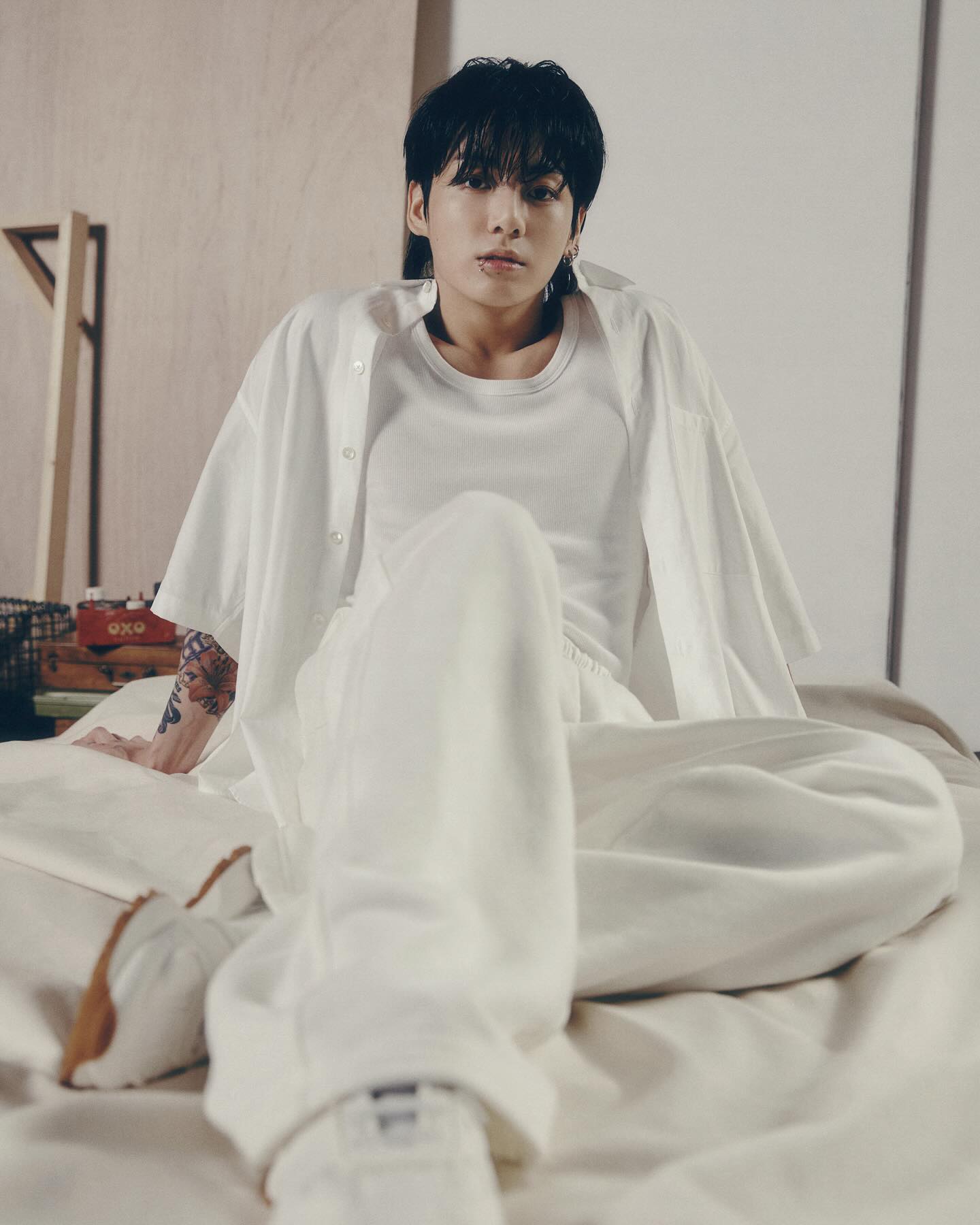 방탄 정국🖤글로벌 인기 또 인증👑

방탄소년단(BTS) 정국의 솔로곡 ‘Seven (feat. Latto)’이 미국을 제외한 전 세계 200여개국에서 가장 인기 있는 노래로 선정됐습니다. 최근 빌보드가 발표한 ‘2024 인터내셔널 파워 플레이스(23.4.8~24.3.8)에 따르면, 해당 곡은 마일리 사이러스의 '플라워스(Flowers)’, 테일러 스위프트의 '크루얼 서머(Cruel Summer)’를 제치고 당당히 1위를 차지했는데요. 글로벌(미국 제외) 차트는 전 세계 200개 이상 국가/지역의 온라인 스트리밍과 디지털 판매량 등을 집계해 순위를 매깁니다. 이미지6