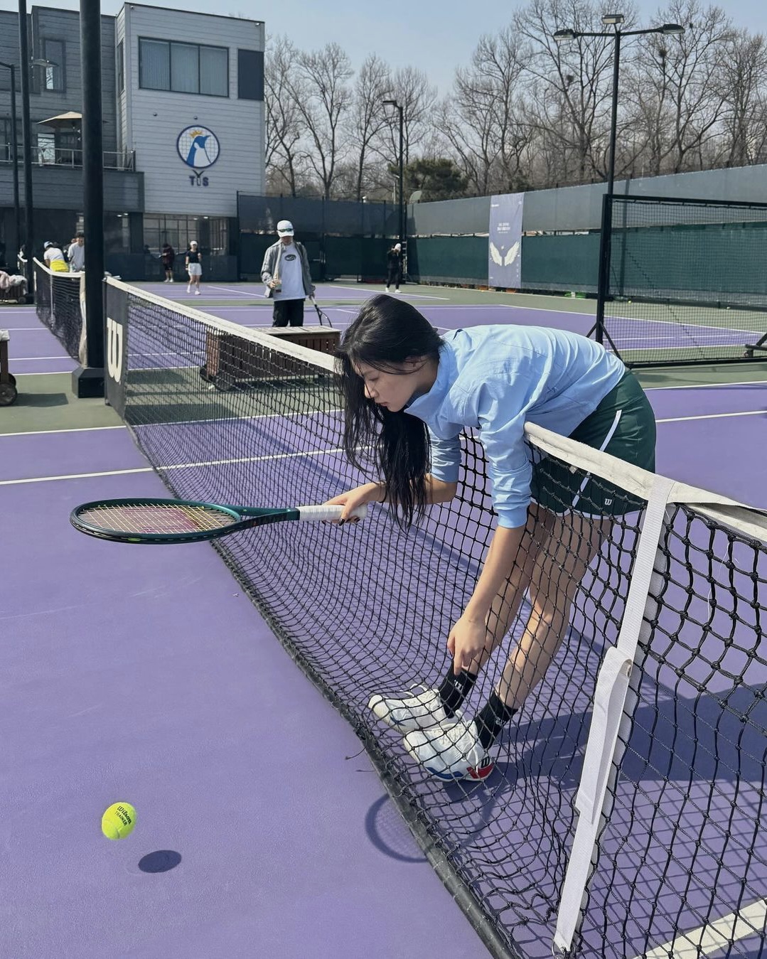 아메리칸 테니스코어룩🇺🇸🎾
멋스러운 윌슨의 클래식&헤리티지💚🤍 @같이칠까?! #광고 이미지7