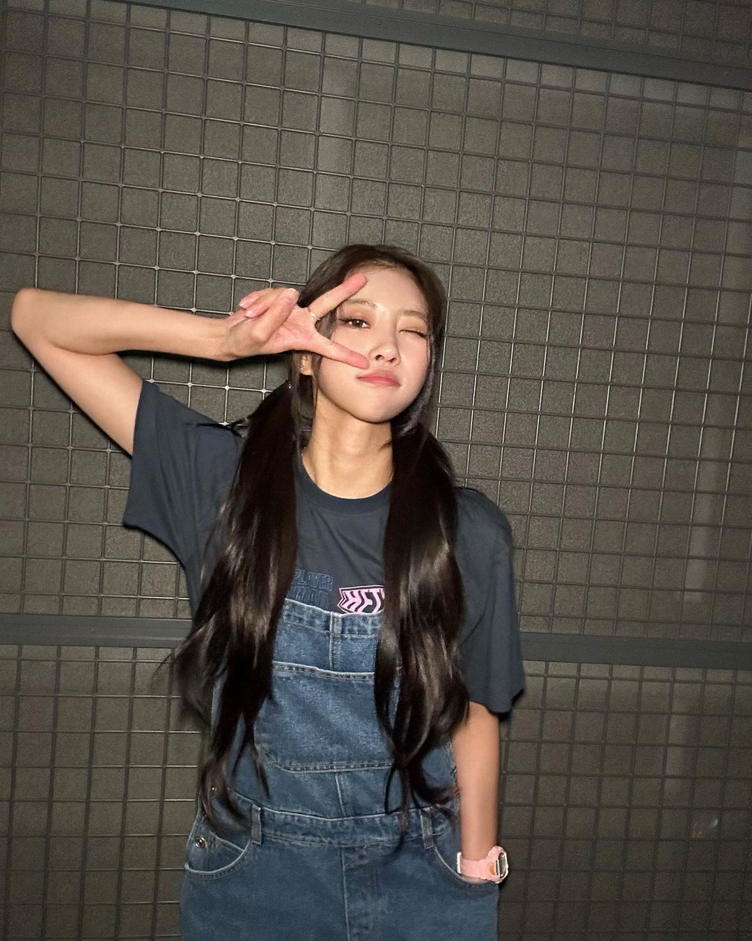 러블리한 반팔에 데님멜빵💙🤍 이미지