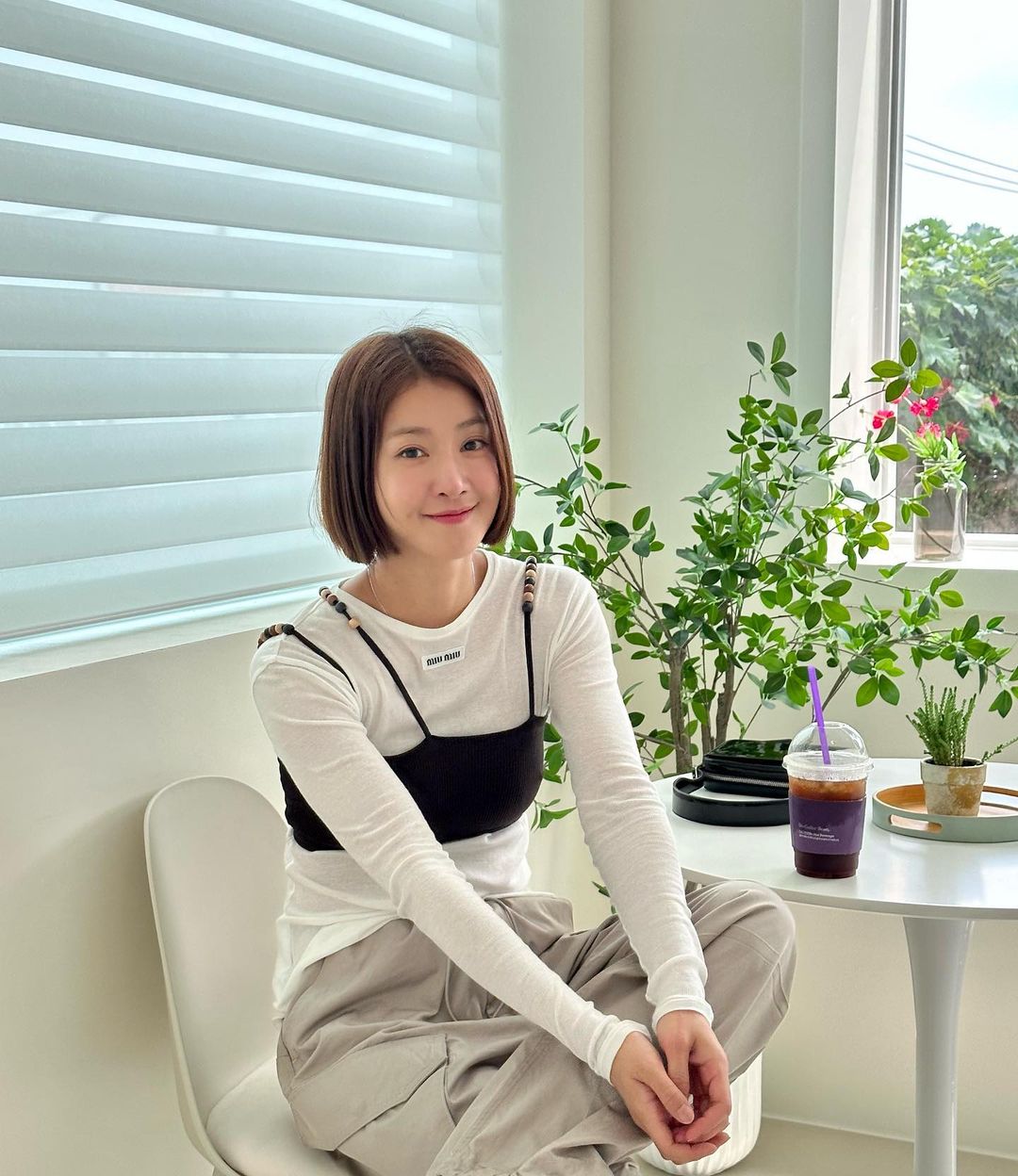 뷔스티에 레이어드는 이렇게🩶🤍 이미지