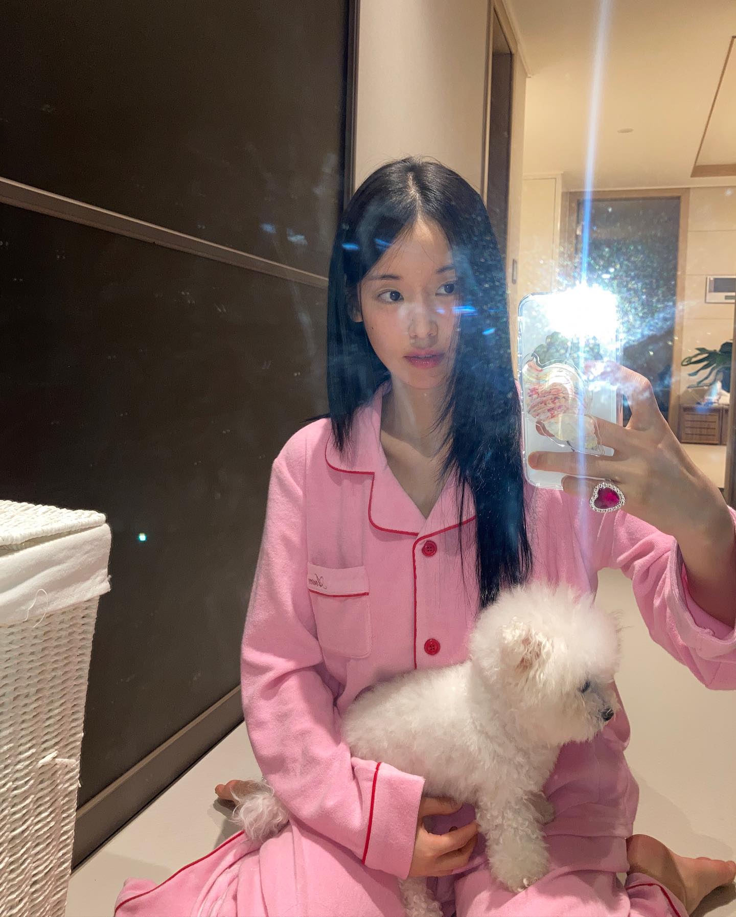 집순이 필수템 🛌 박환희 파자마룩 이미지