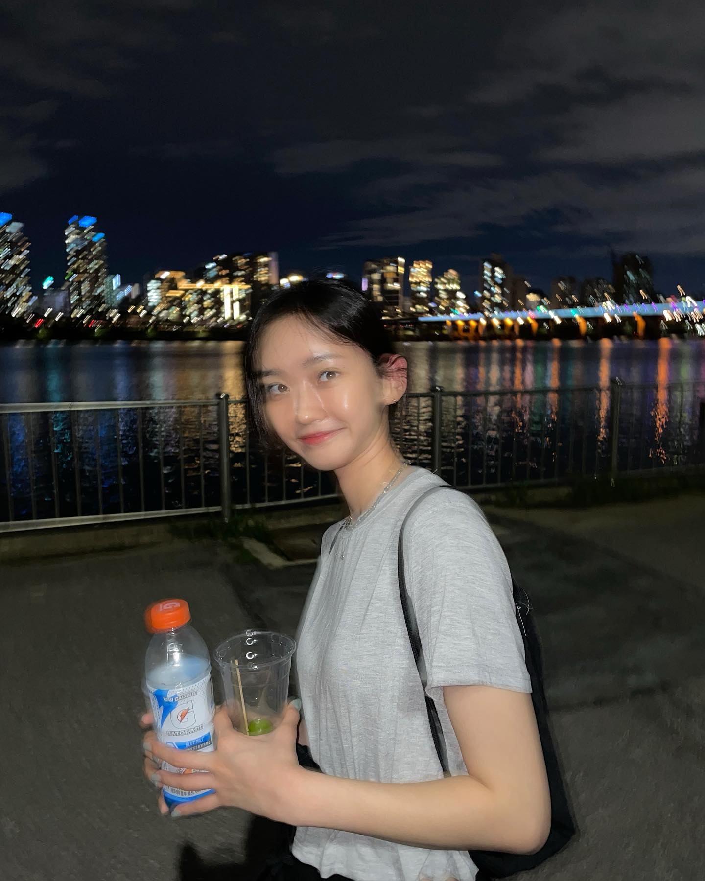 잘쓰면 코디 만능템🩶회색 반팔 이미지