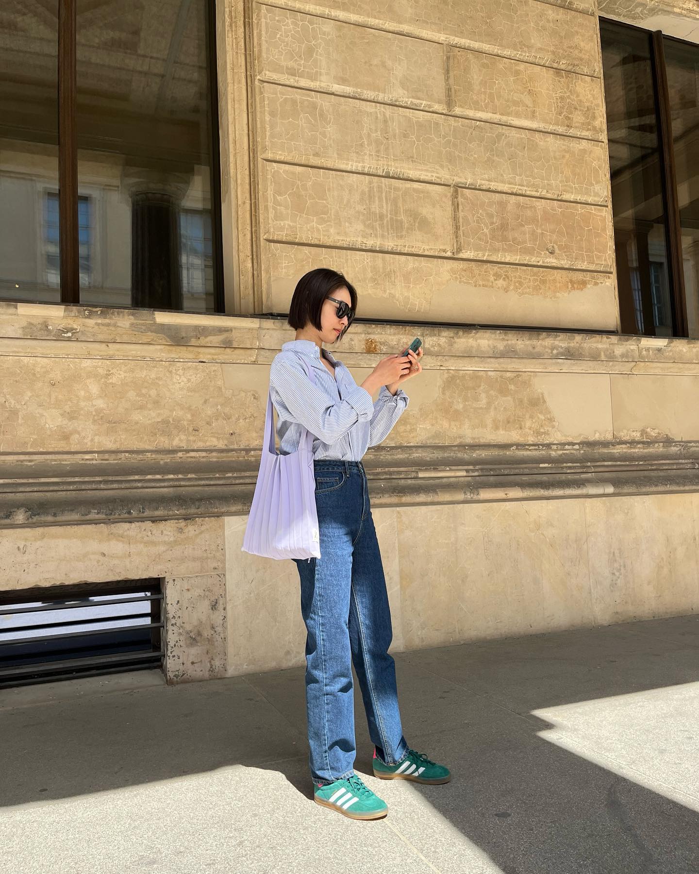 연희 언니 발끝 포인트✅아디다스 가젤 인도어 컬리지에이트 그린💚🩷 그린&핑크 배색✨예뽀 이미지