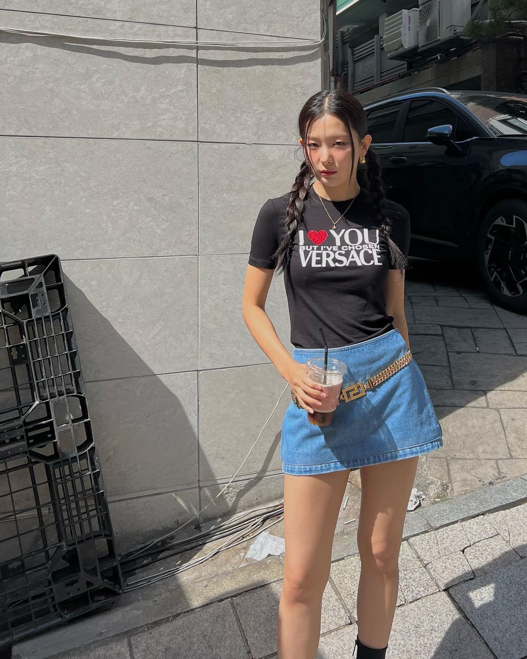 그래픽 반팔티는 넣입이 정석🖤❤️ 이미지