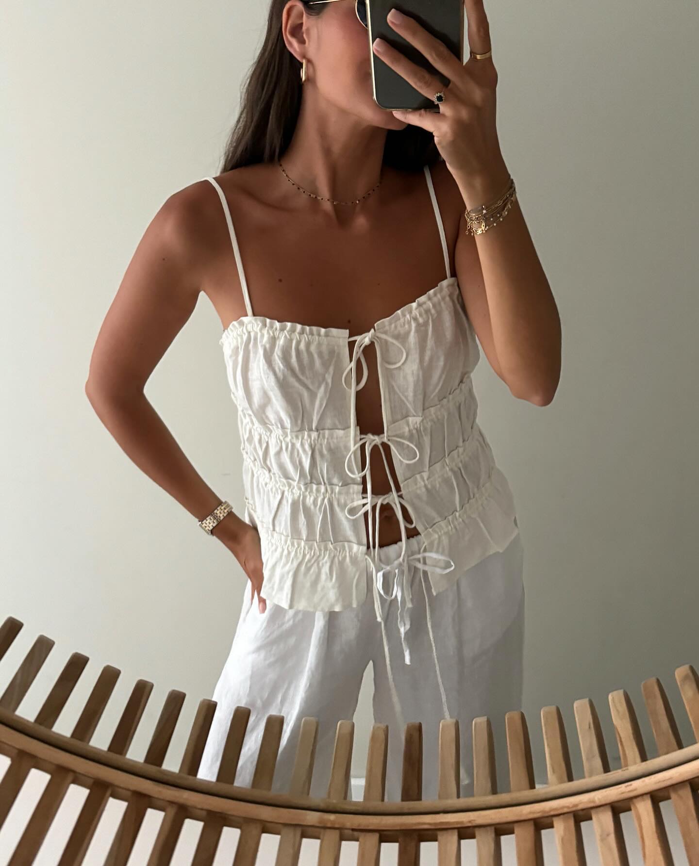 올여름 블라우스 트렌드 주목🤍
프론트 리본 디테일🎀여름 코디에 러블리 포인트🩷@더해요 이미지7