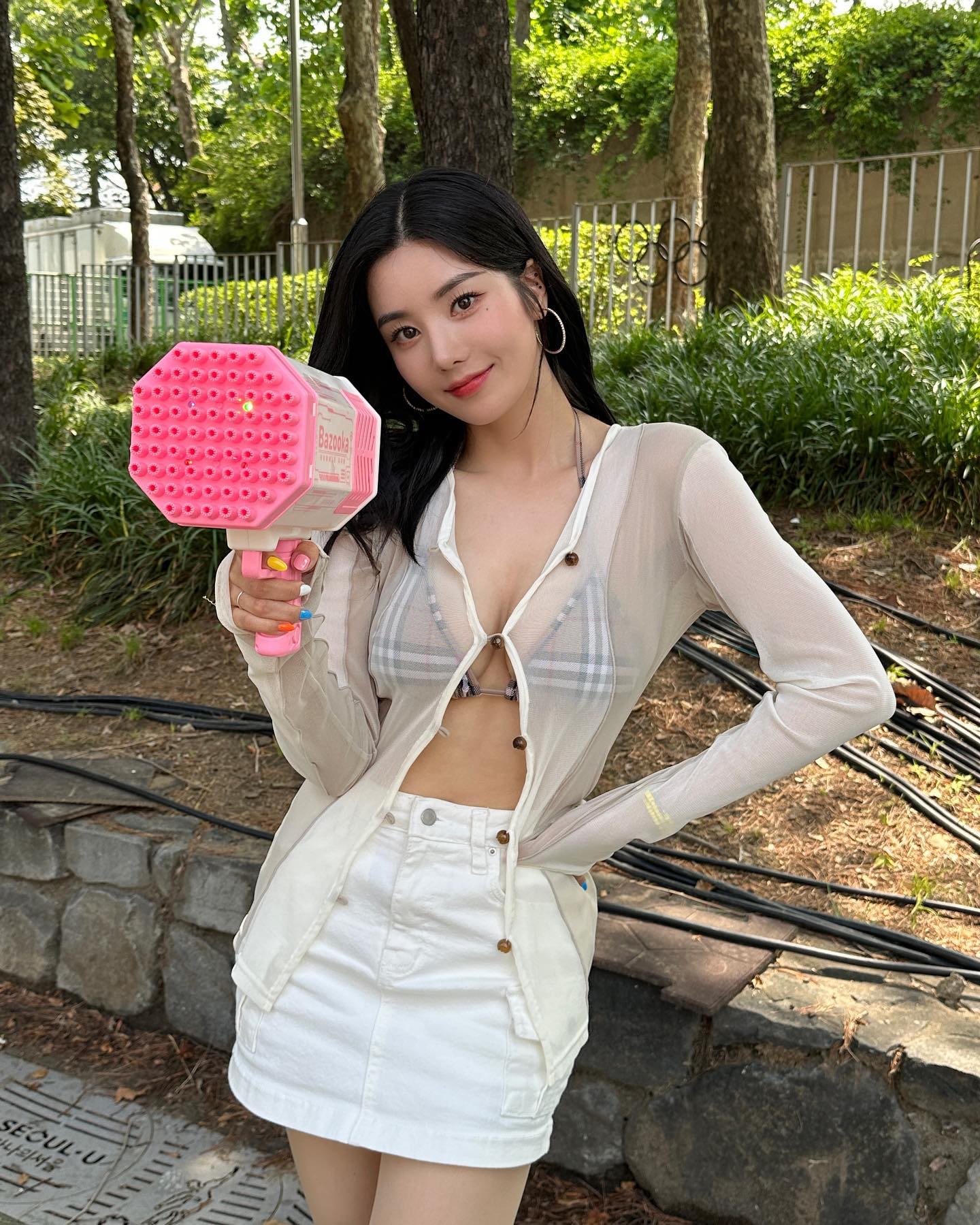 스프라이트 모델💚차은우&권은비

스프라이트 2024 써머 캠페인 모델로 차은우에 이어 새롭게 권은비가 선정됐습니다. 코카콜라사는 바쁜 일상 속에서도 밝고 쿨한 에너지를 가진 두 모델이 스프라이트의 매력과 꼭 닮았다고 설명했는데요. 실제로 차은우는 드라마와 콘서트 등 다방면에서 종횡무진하며 모두의 눈과 마음을 상쾌하게 해주며 인간 스프라이트의 면모를 보여주고 있습니다. 또한 권은비는 지난해 ‘2023 워터밤 위드 스프라이트’를 통해 ‘워터밤 여신’으로 등극하며 광고계의 블루칩으로 떠올랐죠. 코카콜라사 관계자는 “두 사람과 함께 더욱 강력해진 써머 캠페인을 선보일 예정”이라고 전했습니다.
 이미지