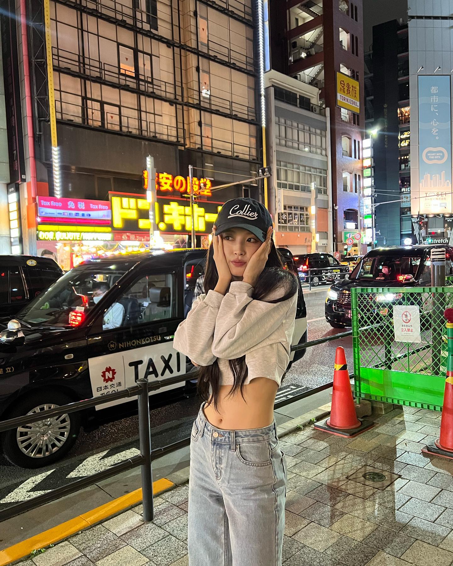 아직은 맨투맨에 데님 괜춘🩶👖 이미지