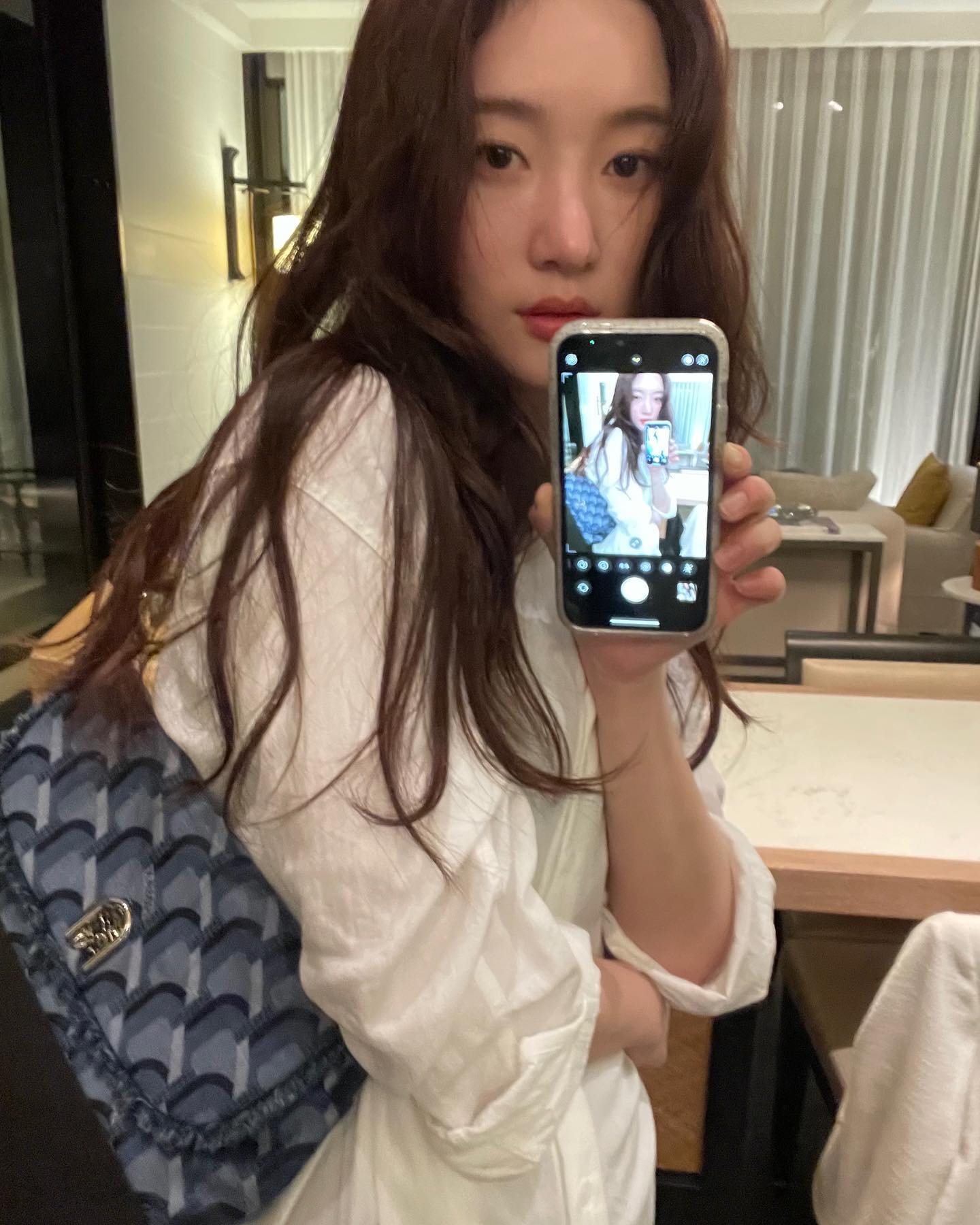 웨이브펌으로 여신머리 완성해🖤 이미지