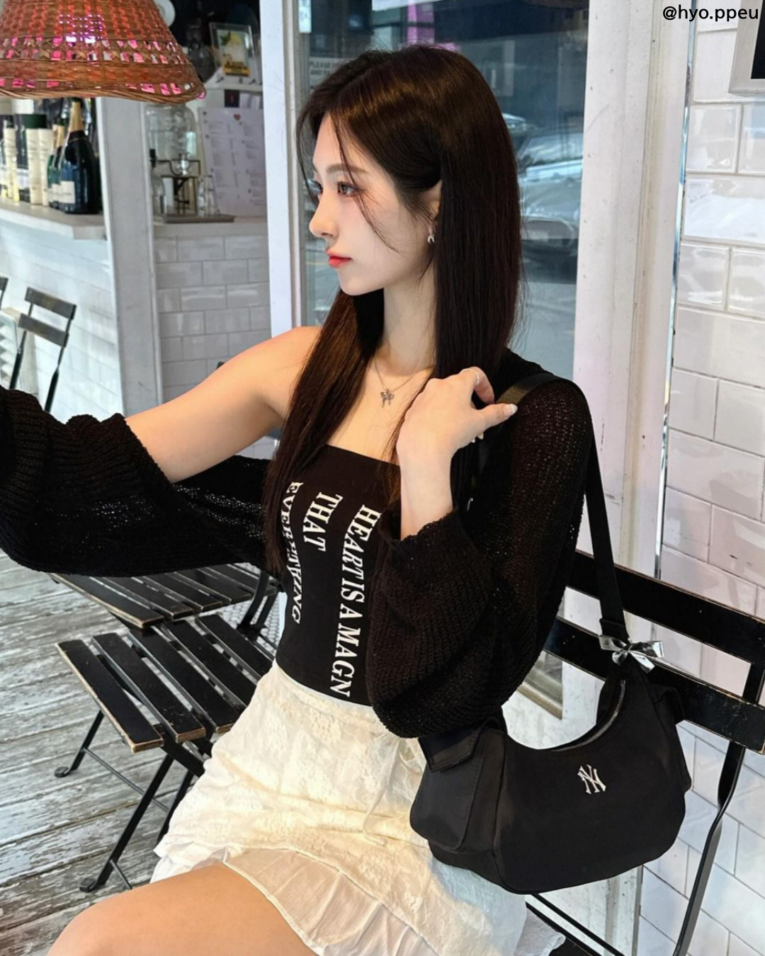 요즘 언니들 픽👜🖤MLB 카고백
트렌디한 쉐입의 호보백으로 가벼운 데일리룩 완성😉💖 #광고 이미지2