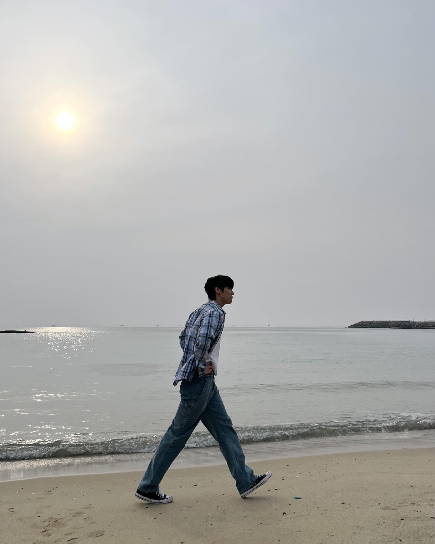 미니멀 셔츠 코디는 이승협처럼👍 이미지6