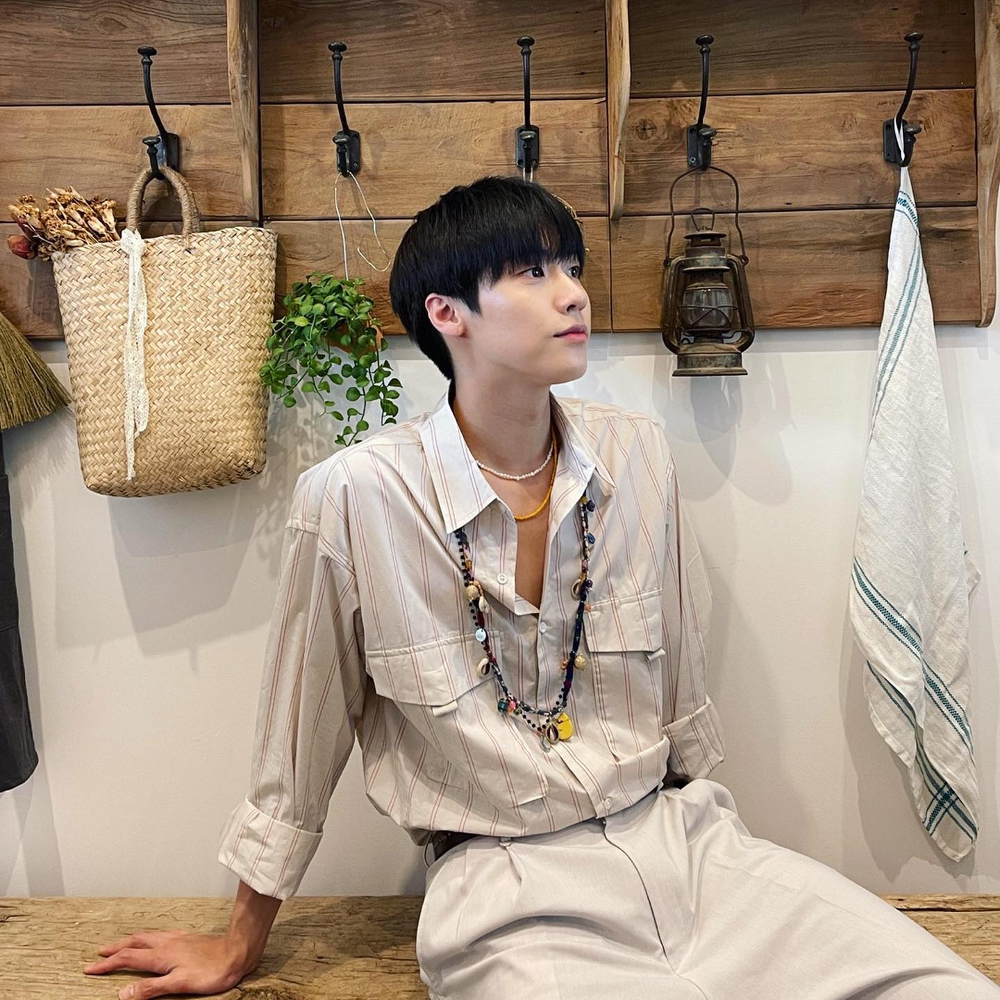 미니멀 셔츠 코디는 이승협처럼👍 이미지9