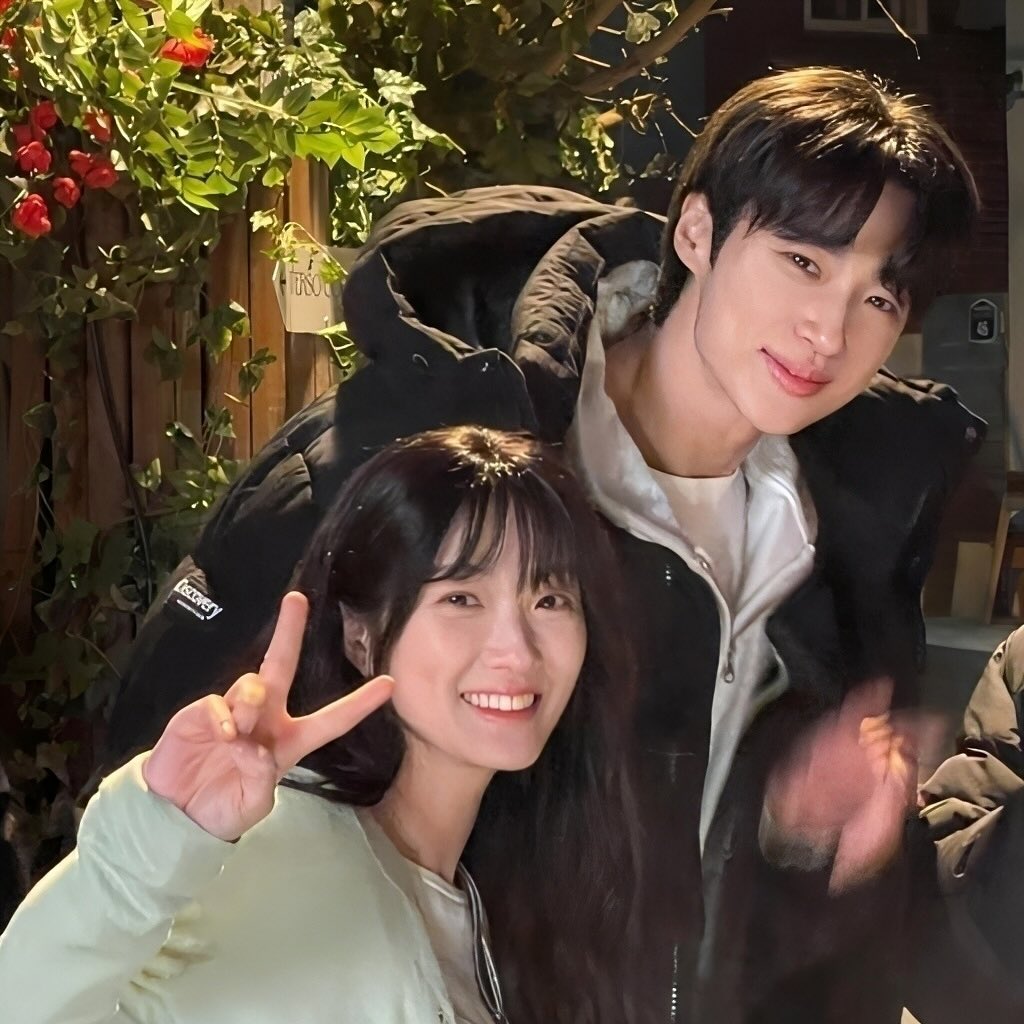 드디어 선재 업으러 갈 때가 왔다💌🏃‍♀️

tvN 드라마 <선재 업고 튀어>가 최종화 단체 관람 이벤트를 진행합니다. 단체 관람은 다음 주 화요일(28일) 서울 CGV 용산아이파크몰에서 진행되며 티켓 예매 오픈은 오늘(22일) 저녁 6시부터 시작되는데요. 변우석, 김혜윤 등 주역 배우들의 무대인사와 함께 관람 고객만을 위한 스페셜 엽서세트도 증정한다고 하니 오늘 예매를 노려보세요.✔️ 이미지
