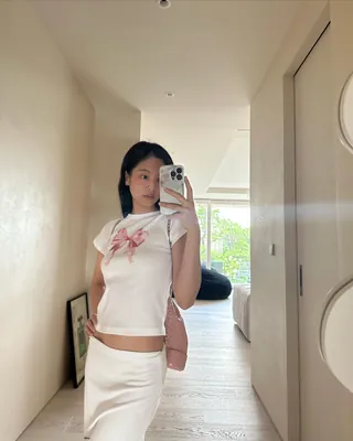 로우라이즈 스커트 장인❤️🤍제니 이미지