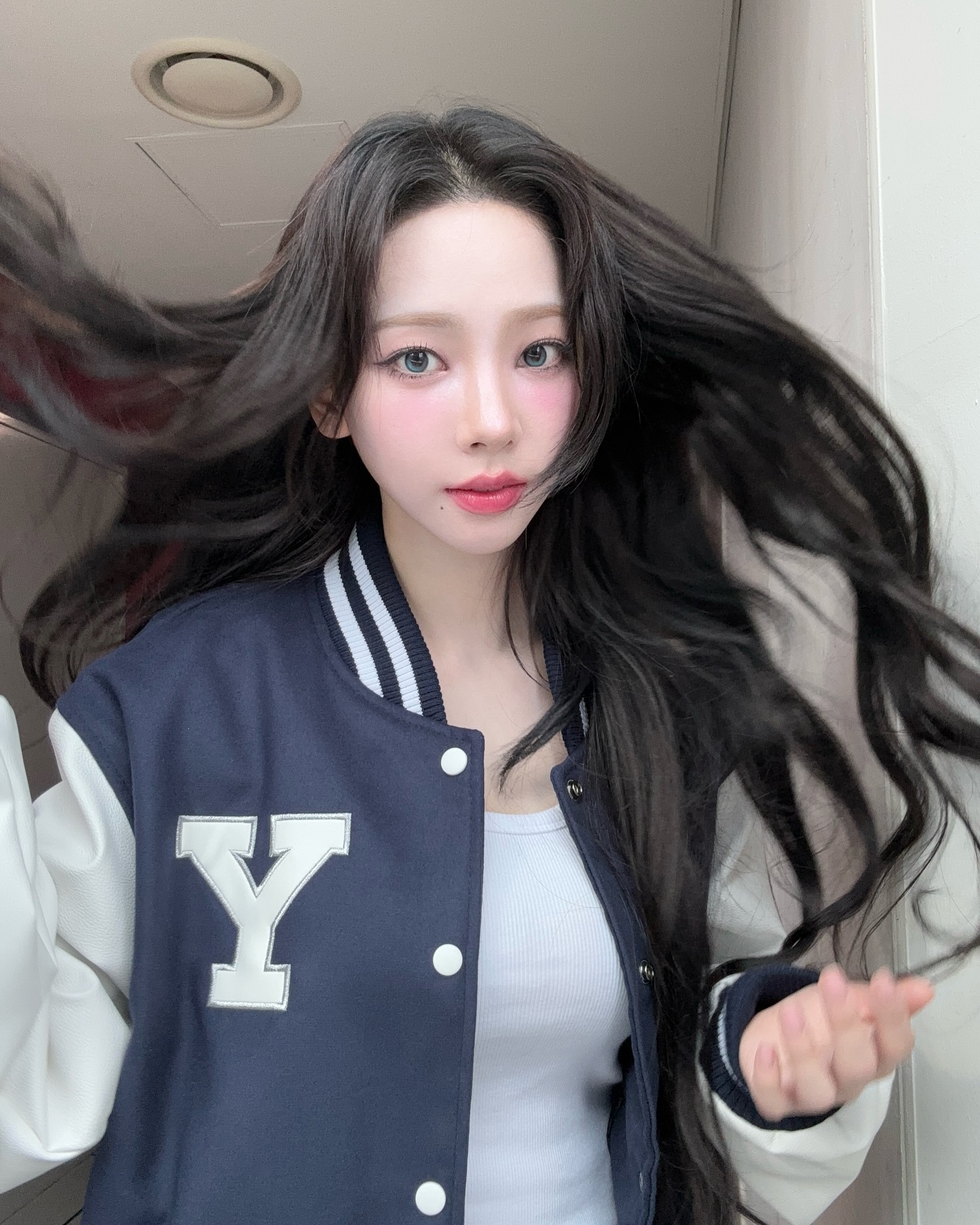 진정한 공부자극제🧑🏻‍🎓
대학축제 셀럽 패션.zip📸🔥 이미지