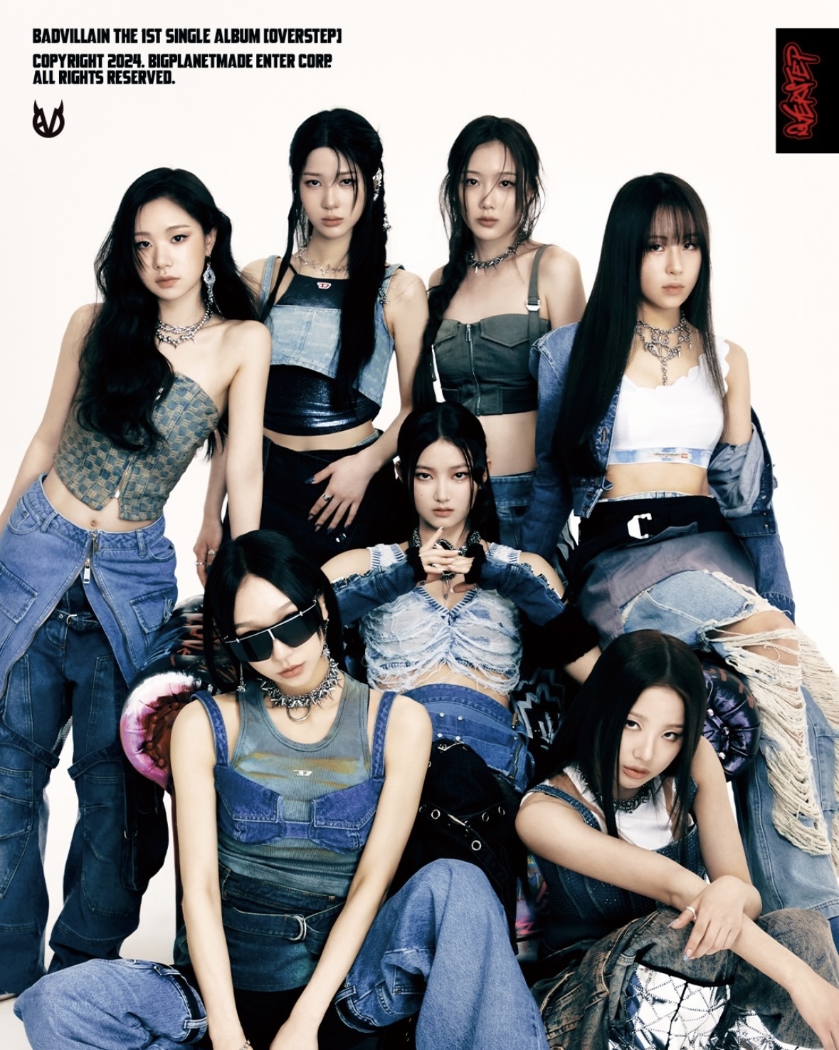 배드빌런 데뷔 일주일 전🤟🏻💙

신인 걸그룹 ‘배드빌런(BADVILLANIN)’의 ‘OVER ver’ 첫 번째 콘셉트 포토가 공개됐습니다. ‘배드빌런’은 빅플래닛메이드엔터가 설립 3년 만에 론칭하는 새 걸그룹으로 6월 3일 정식 데뷔할 예정인데요. Mnet ‘스트릿 우먼 파이터’로 이름을 알린 엠마와 원밀리언 출신 클로이 영, MBC ‘방과후 설렘’ 출신 휴이와 윤서가 속해있어 데뷔전 부터 많은 기대를 받고 있죠. 사진 속 멤버들은 독특한 디자인의 액세서리와 데님 패션으로 각자의 개성을 살린 표정과 함께 독보적인 비주얼을 뽐내며 힙한 5세대 신인 걸그룹의 탄생을 예고했습니다. 이미지