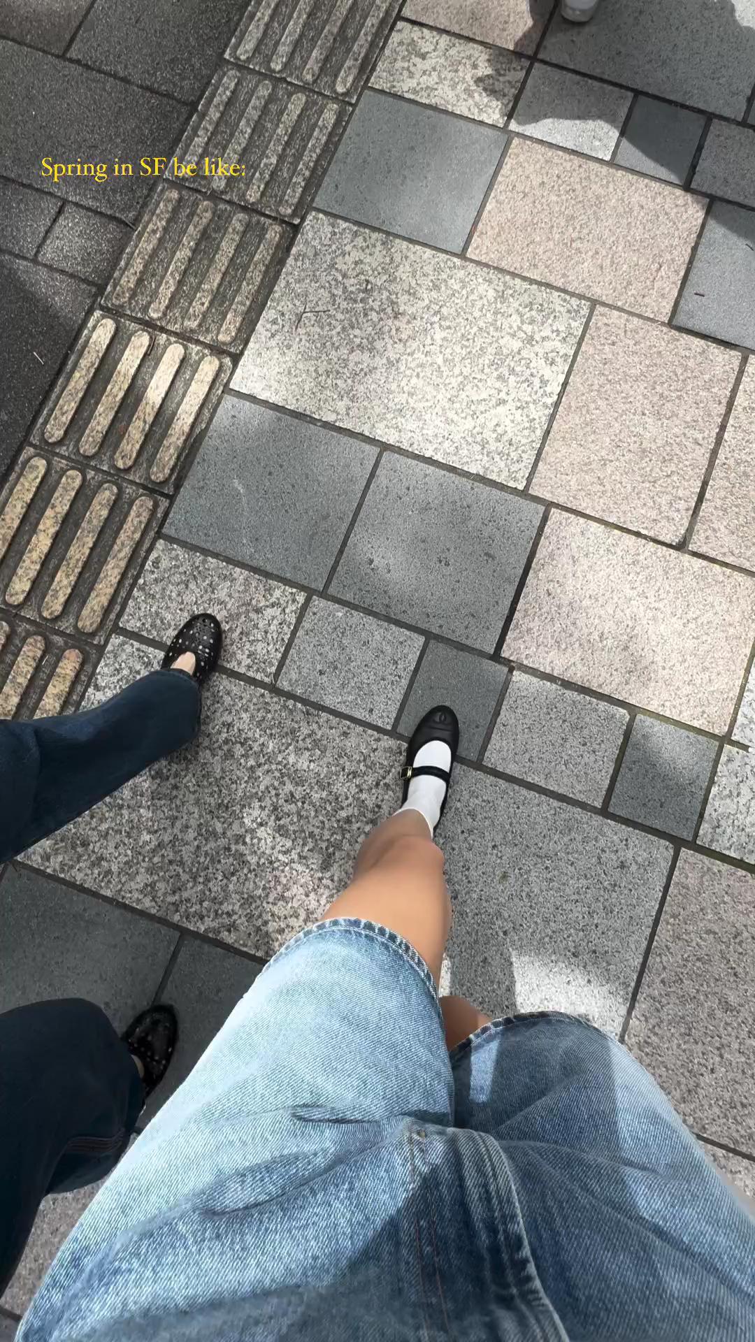제시카&크리스탈👯‍♀️🇺🇸미국여행룩
가디건&데님 트윈룩💙선글&플랫까지 맞춰입는 정자매 케미😆 이미지