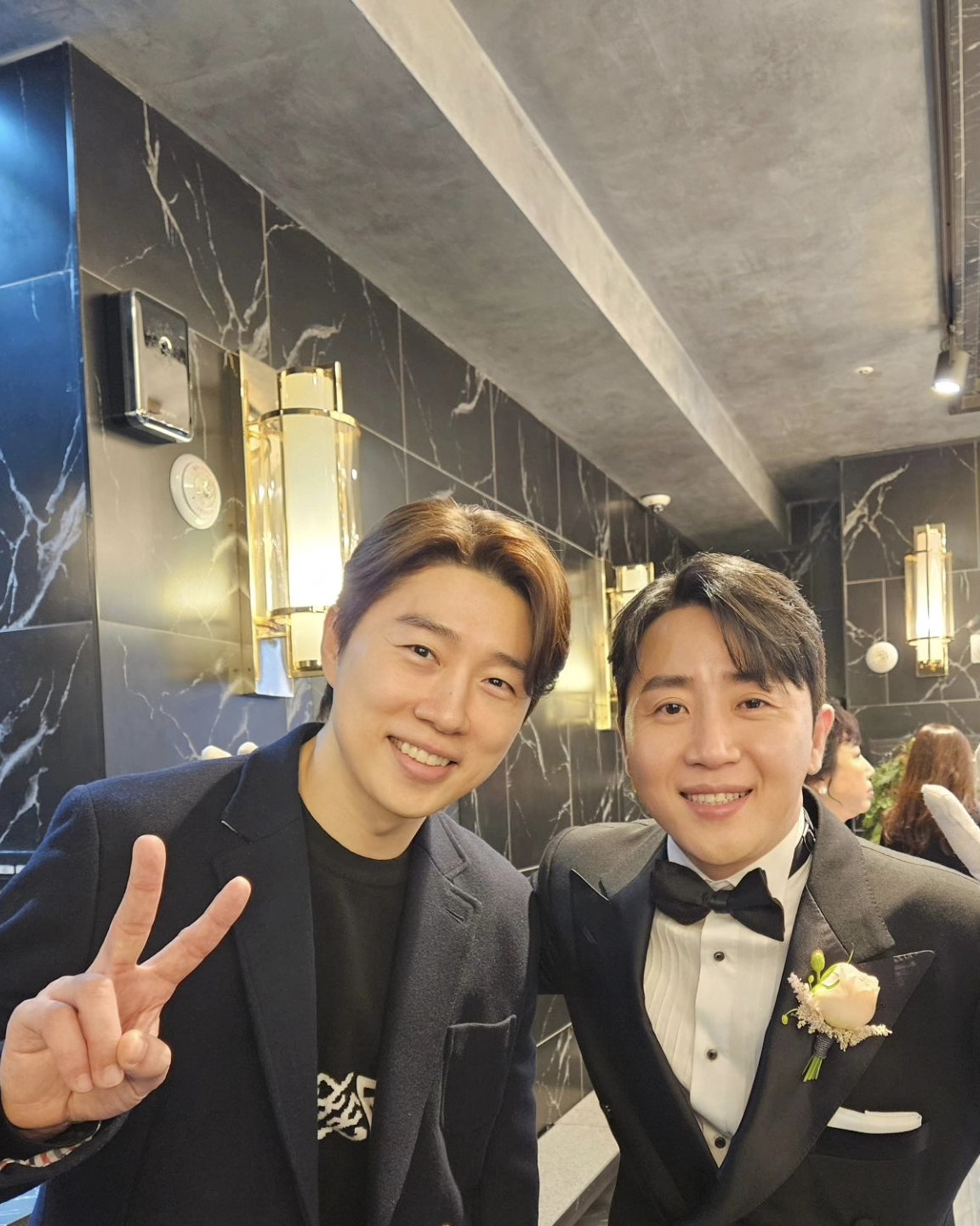 결혼식 갈 때 참고하기 좋은 코디🤵🏻 이미지4