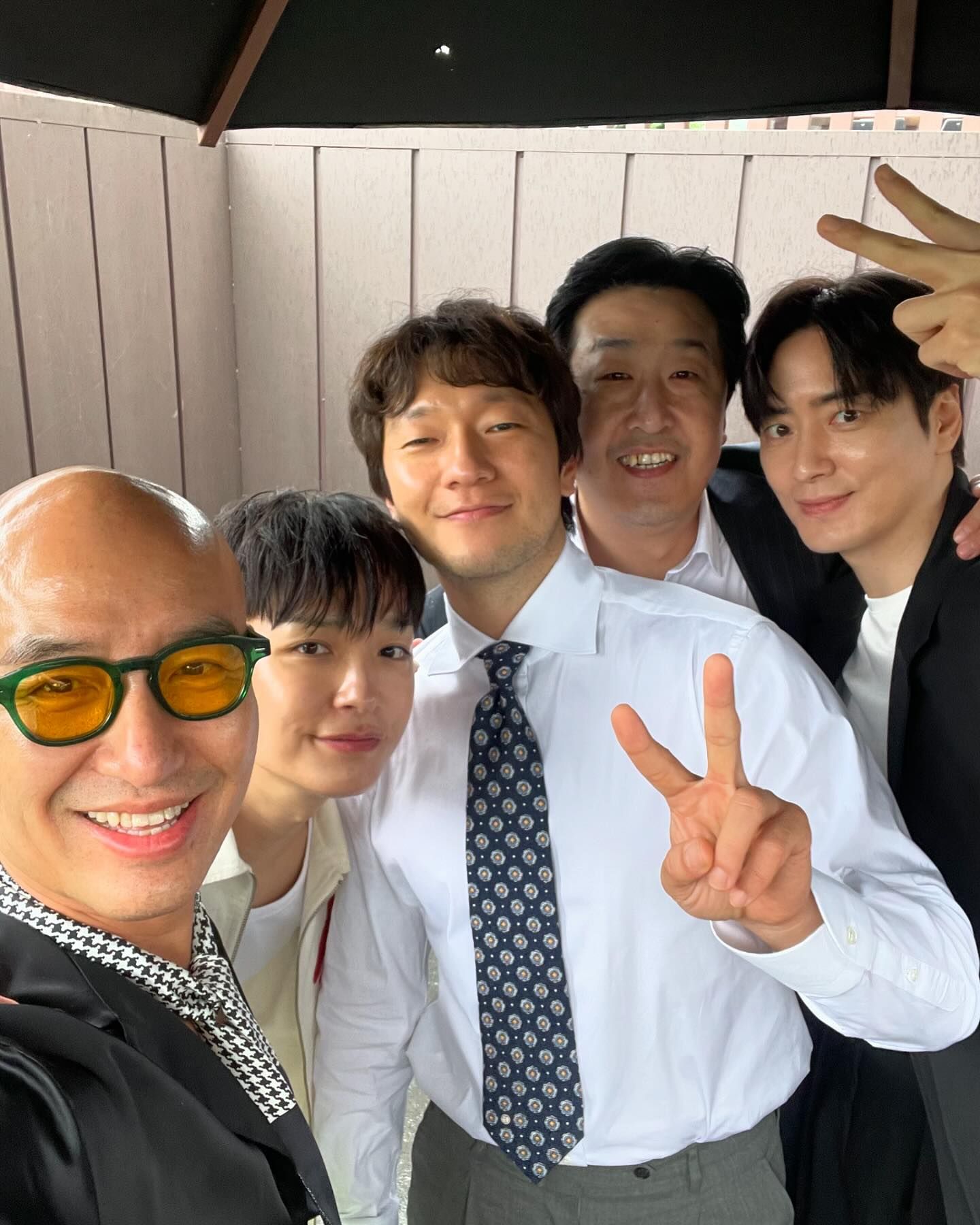 결혼식 갈 때 참고하기 좋은 코디🤵🏻 이미지