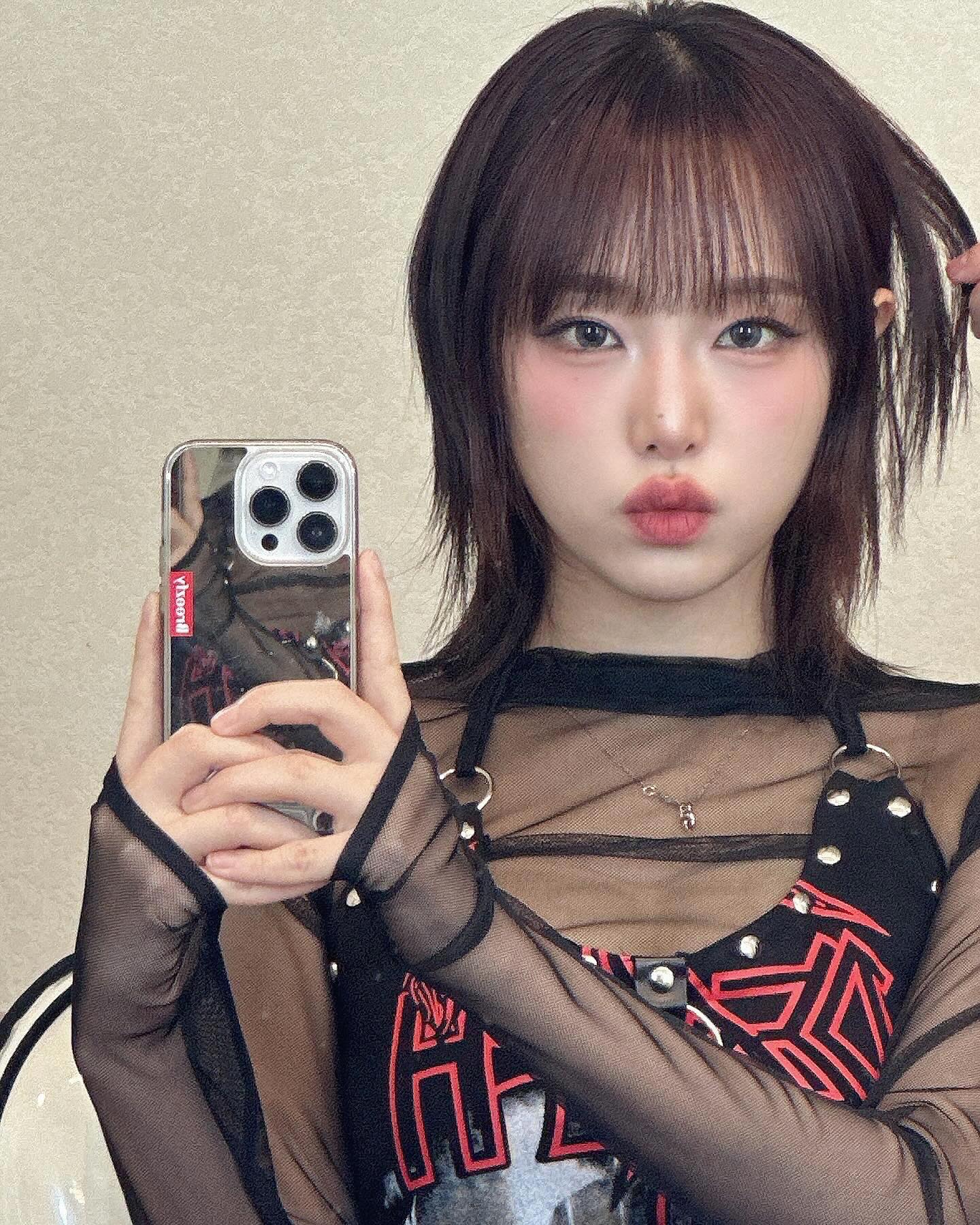 유행 조짐 보이는 하니 단발🩵🤍
싹둑 자른 듯한 삐죽 단발 스타일링💇🏻♀️ 올여름 러블리 @어때😚 이미지7