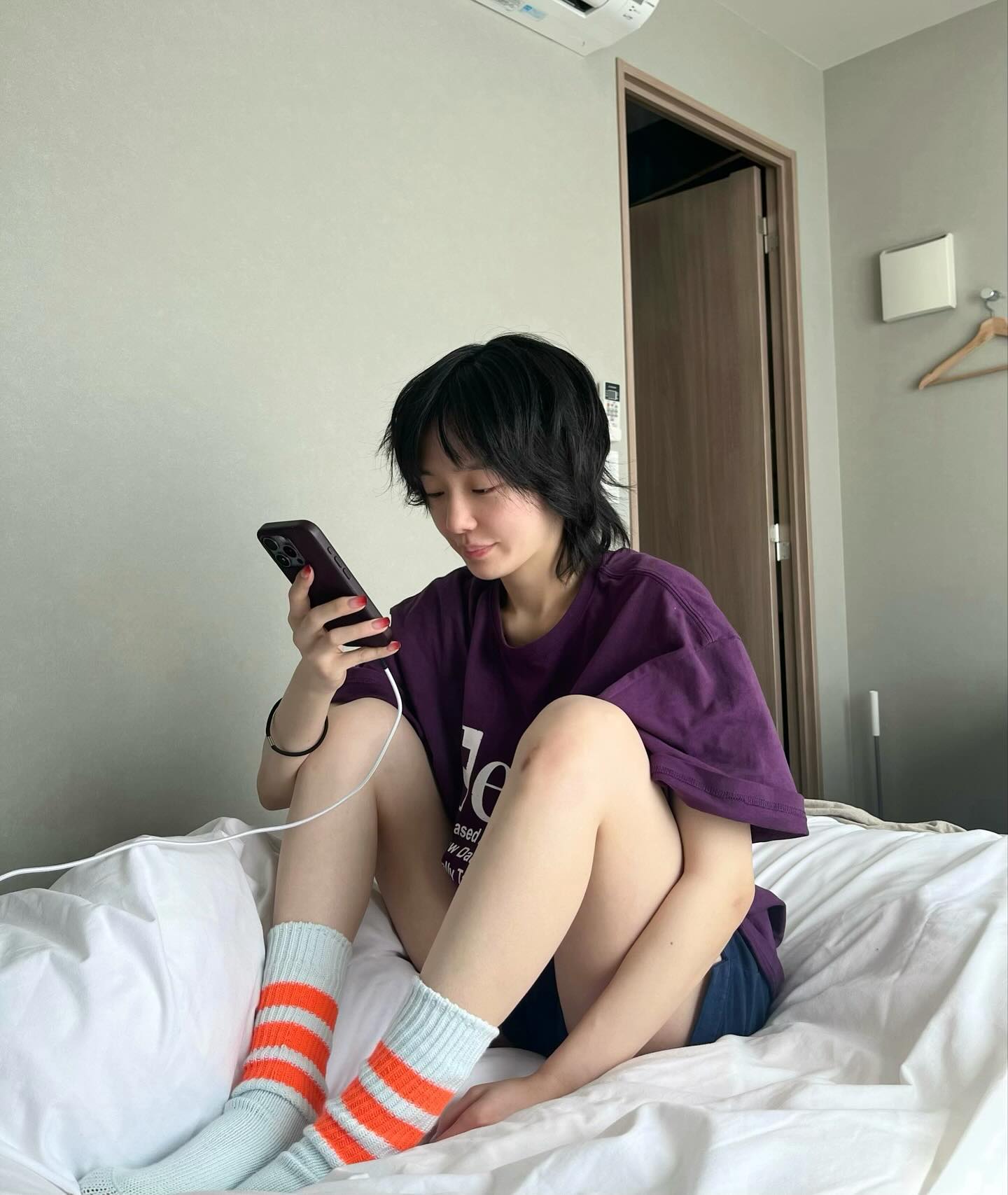 유행 조짐 보이는 하니 단발🩵🤍
싹둑 자른 듯한 삐죽 단발 스타일링💇🏻♀️ 올여름 러블리 @어때😚 이미지2