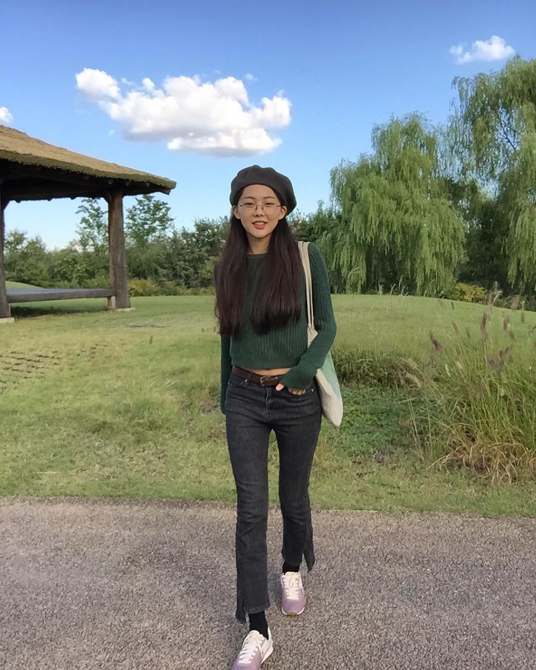 금새록의 나이키 운동화 코디👟🖤
핫한 나이키 운동화를 더욱 힙하게🪄특별한 금새록의 데일리템

1. 나이키 코르테즈 프리미엄 블랙, 12만 9천 원.

2. 나이키 에어맥스 Dn 블랙 다크 스모크 그레이 앤트러사이트 라이트 크림슨, 18만 9천 원.

3. 나이키 아스트로그래버 x Bode 블랙 앤 코코넛 밀크, 18만 9천 원.

4. 나이키 줌 보메로 5 코블스톤 라이트 본 미디엄 애쉬 라이트 본, 18만 9천 원.

5. 나이키 코르테즈 화이트 블랙 11만 9천 원.

6. 나이키 프리 몬트리올 레이서 빈티지 오우드 브라운

7. 나이키 필드 제너럴 82 SP 화이트 바시티 레드, 11만 9천 원. 이미지6