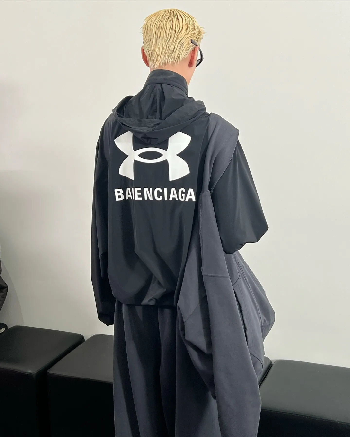 발렌시아가 x 언더아머 25년 봄🇨🇳 이미지4