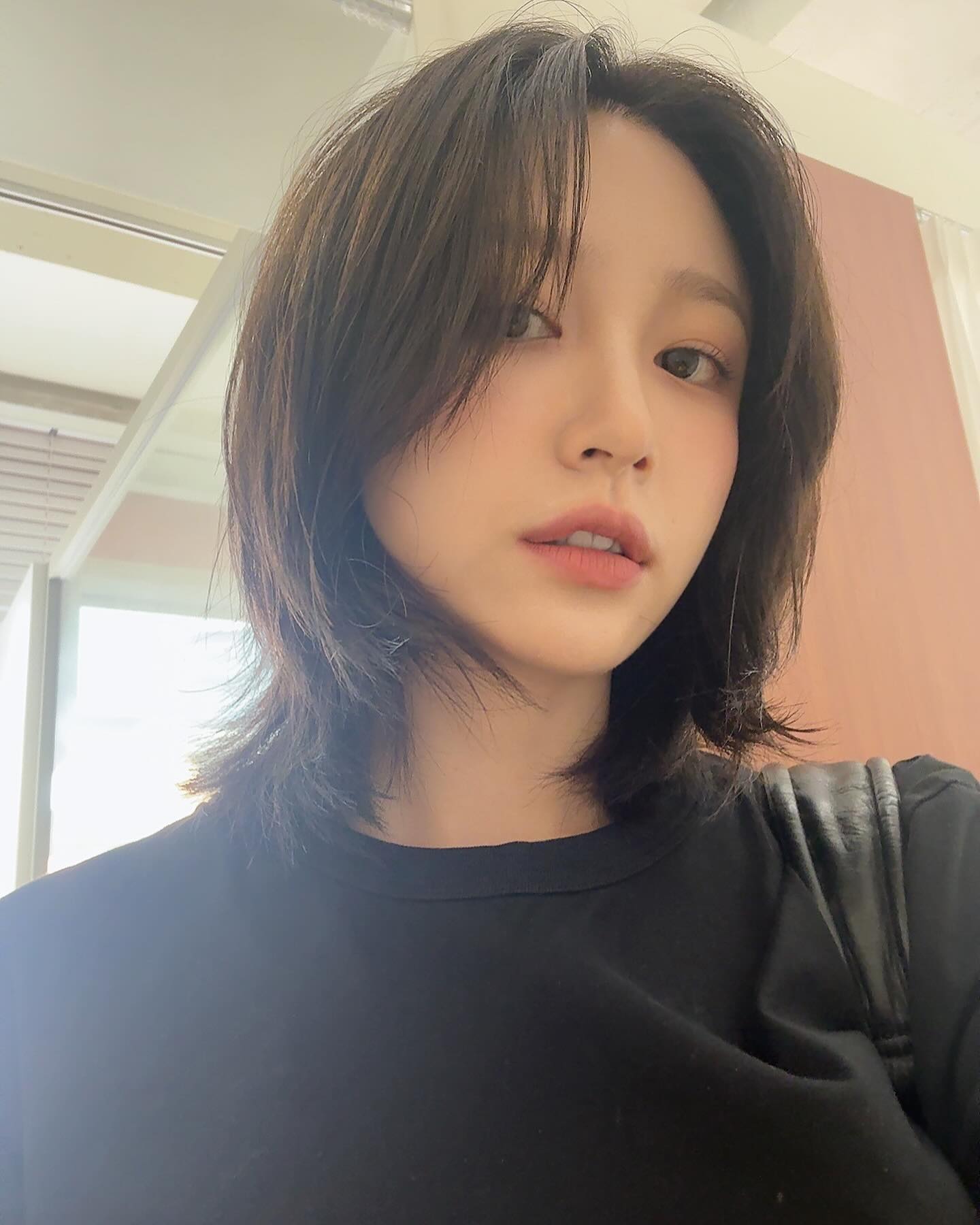 하니👰🏻‍♀️9월의 신부되나💍

걸그룹 EXID 출신 배우 하니와 정신의학과 의사 양재웅이 결혼설에 휩싸였습니다. 둘은 지난 2022년 열애 2년째라고 공식 인정하며 공개 연애를 시작했는데요. 오늘(31일) 한 매체는 연애 4년째인 두 사람이 오는 9월 웨딩마치를 울린다며 보도했습니다. 이에 하니 소속사 써브라임은 “배우의 개인적인 일이어서 사생활과 관련해 확인이 어렵다”고 밝혔습니다. 이미지2