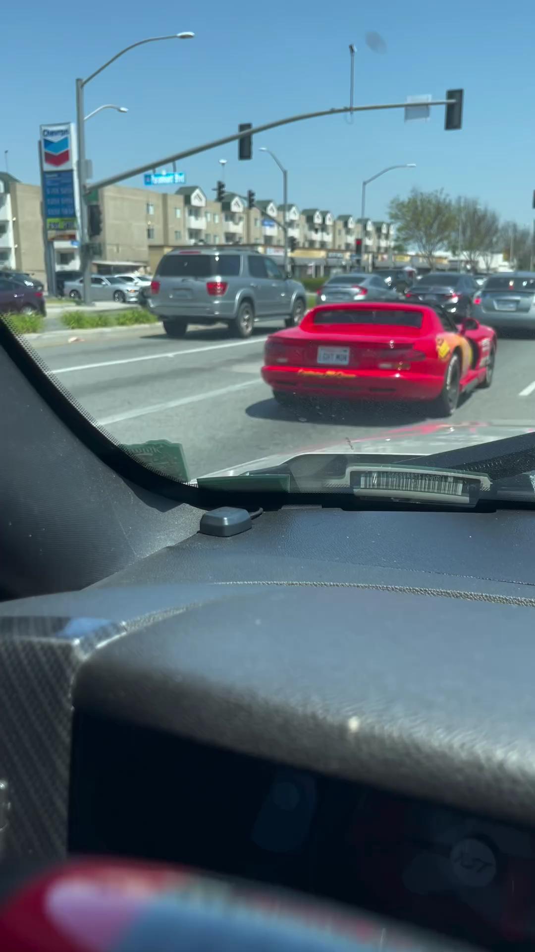 시선강탈👀카 실사판🚗 이미지