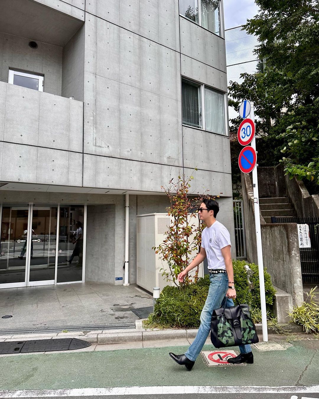 심심할 땐 티셔츠 넣입👀 이미지3