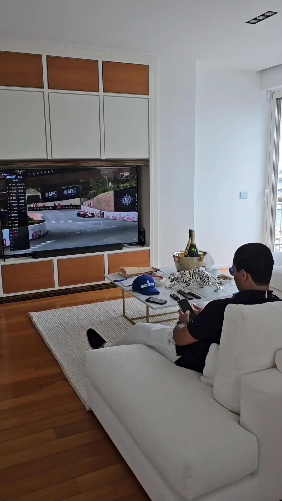 티비에서 보던 f1이 눈 앞에..🏎️🏁 이미지