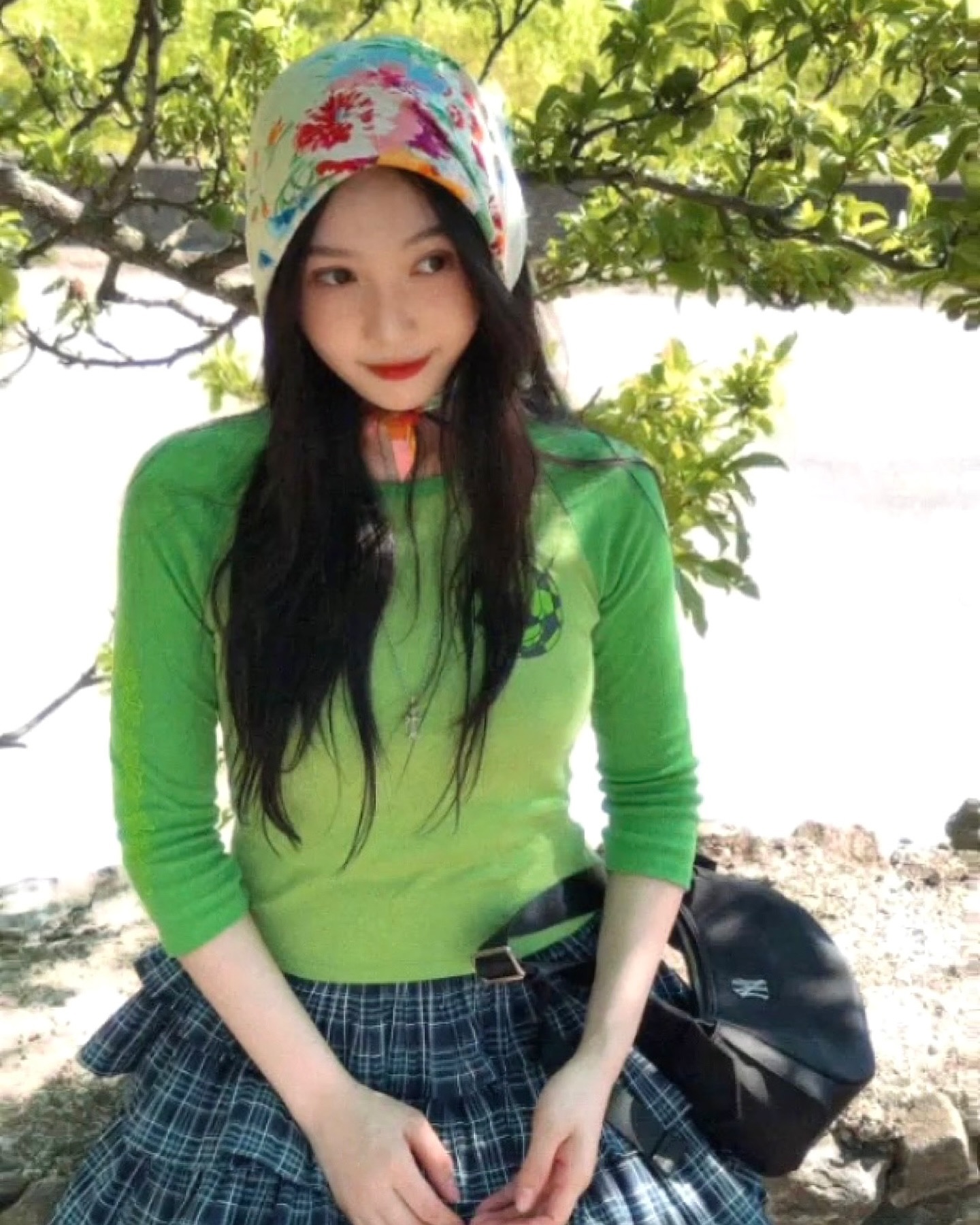 올여름 스카프는 머리에 올리기🪽 이미지