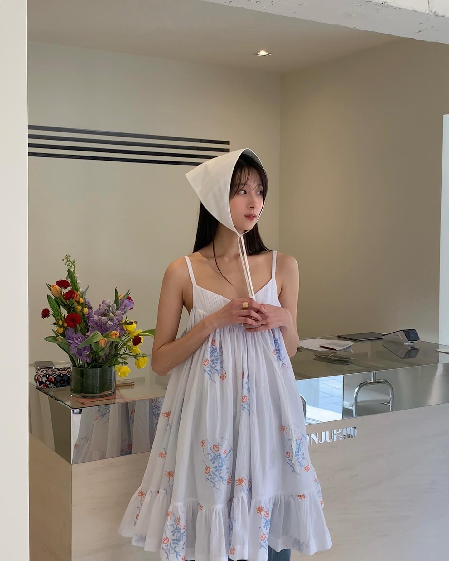 올여름 스카프는 머리에 올리기🪽 이미지