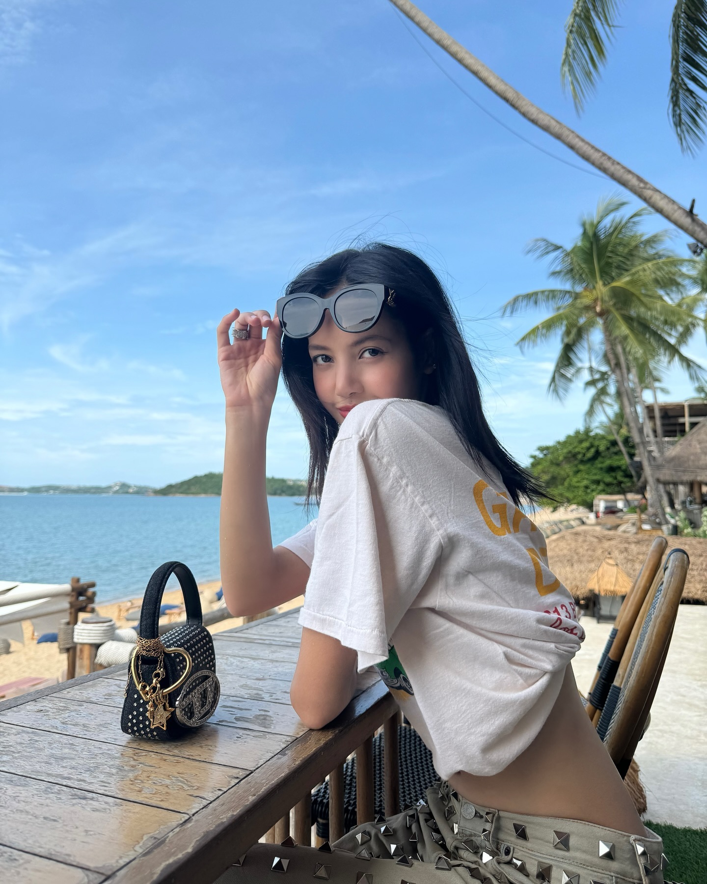 최근 리사가 선택한 디젤백⛽️👜
1DR XS-아이코닉 미니백 데님 앤 크리스탈 블랙💎🏷️94만 원

사진 5 + 6 + 7 + 8 + 9: 디젤 공식 홈페이지 이미지