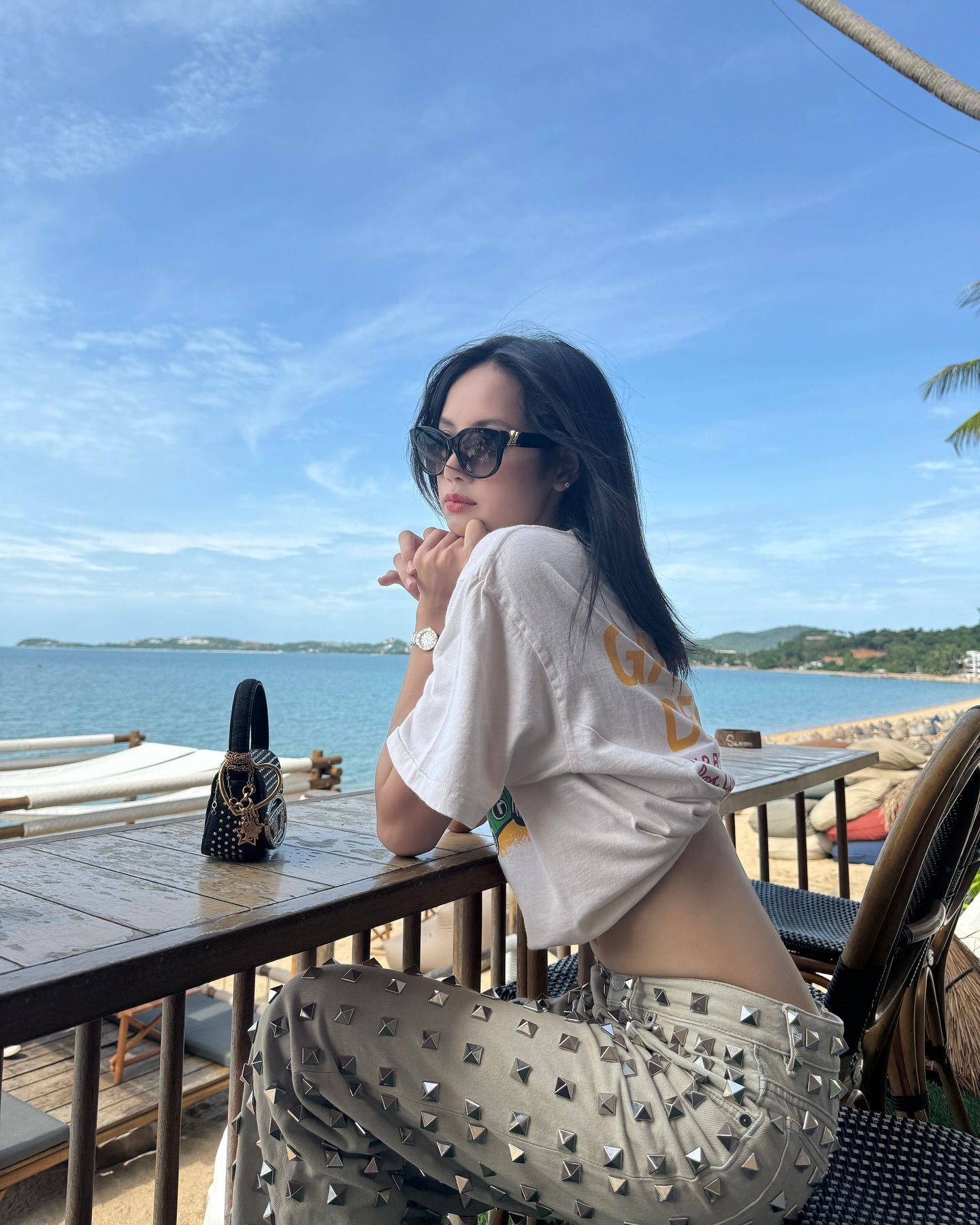 최근 리사가 선택한 디젤백⛽️👜
1DR XS-아이코닉 미니백 데님 앤 크리스탈 블랙💎🏷️94만 원

사진 5 + 6 + 7 + 8 + 9: 디젤 공식 홈페이지 이미지3