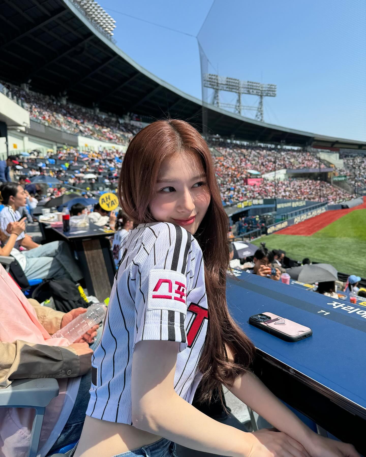 야구보러 가기 딱 좋은 날씨🏟️☀️
더 더워지기 전 야구 유니폼 맞춰 입고 휴일에 보러@같이가⚾️ 이미지