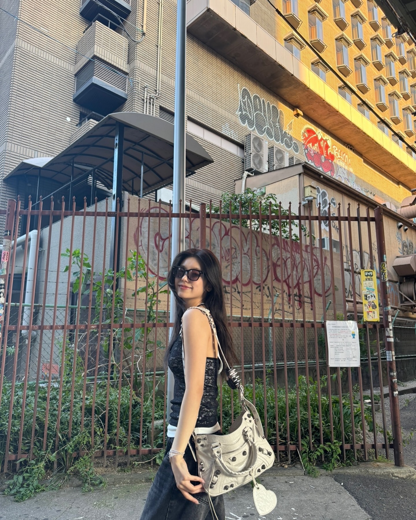 선글라스로 포인트🕶️여름 필수템 이미지