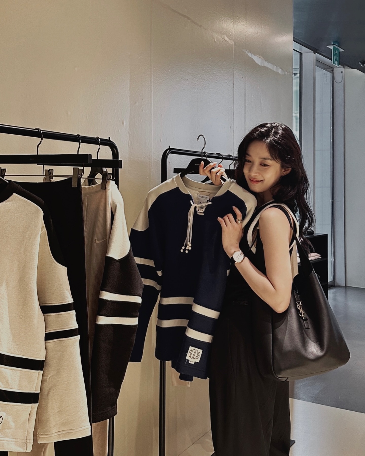 이청아&로제🖤우아한 생로랑백
생 로랑 5 À 7백👜✔️ 심플하고 클래식한 호보백 @예쁘다  이미지