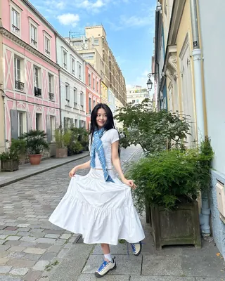 다시 돌아온 유행☁️ 캉캉 스커트
올여름 언니들처럼🤍👗셀럽들의 화이트 티어드 스커트룩 이미지