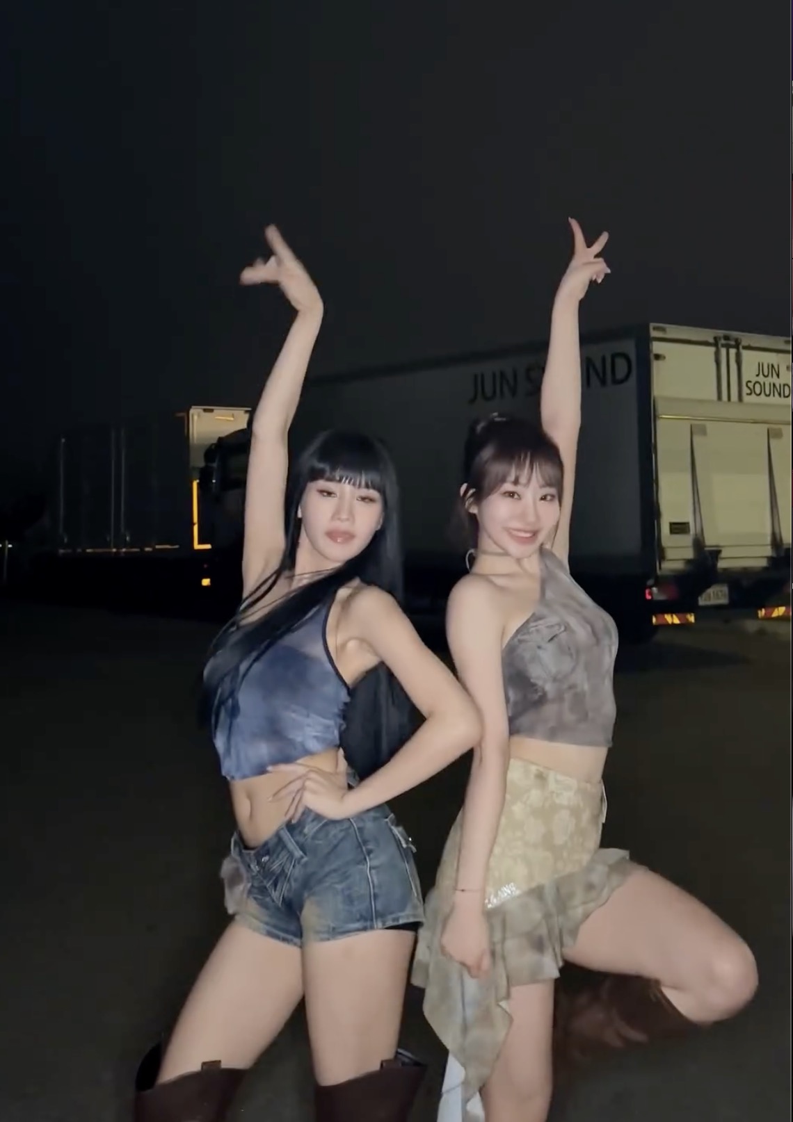 쥴띠 핫걸 챌린지🔥이 조합 미쳐🤦🏻‍♀️
롱부츠 코디로 더 핫하게❤️‍🔥 도전하고 싶다... 이미지