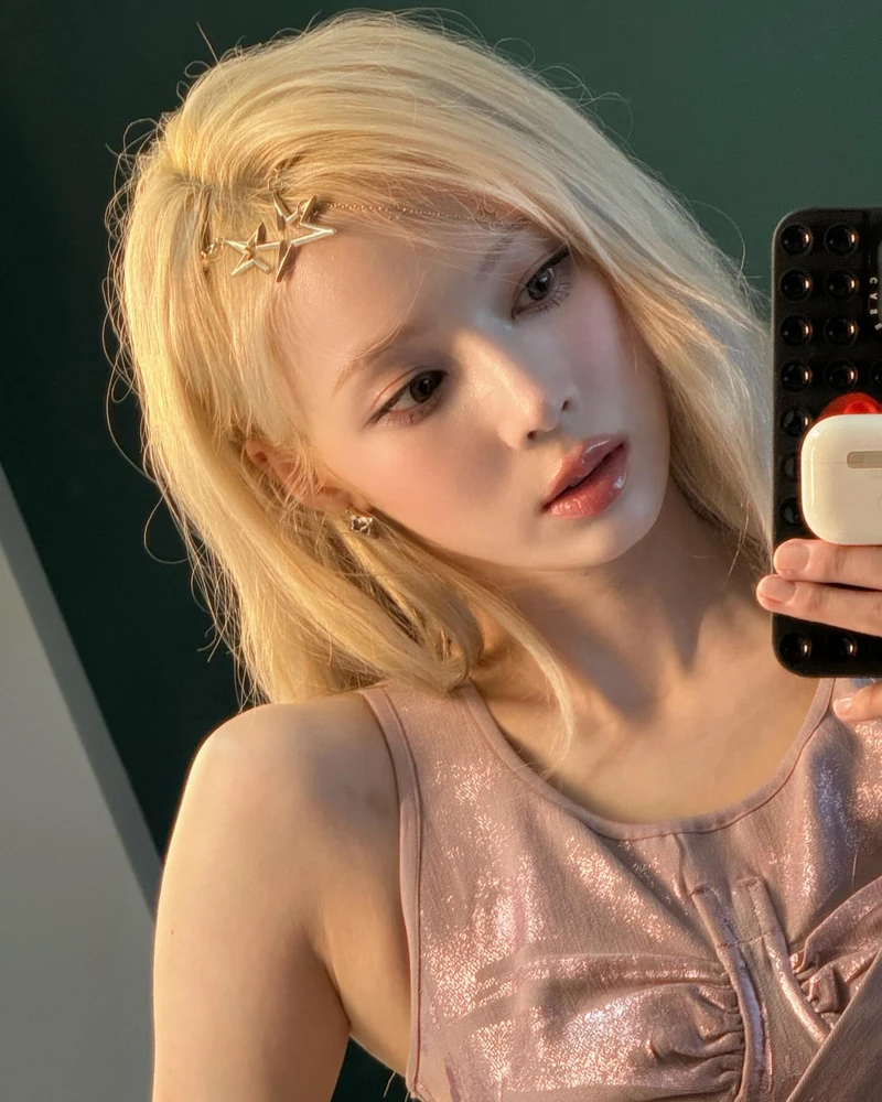 촉촉 글로시🍒여돌들의 메이크업 이미지2